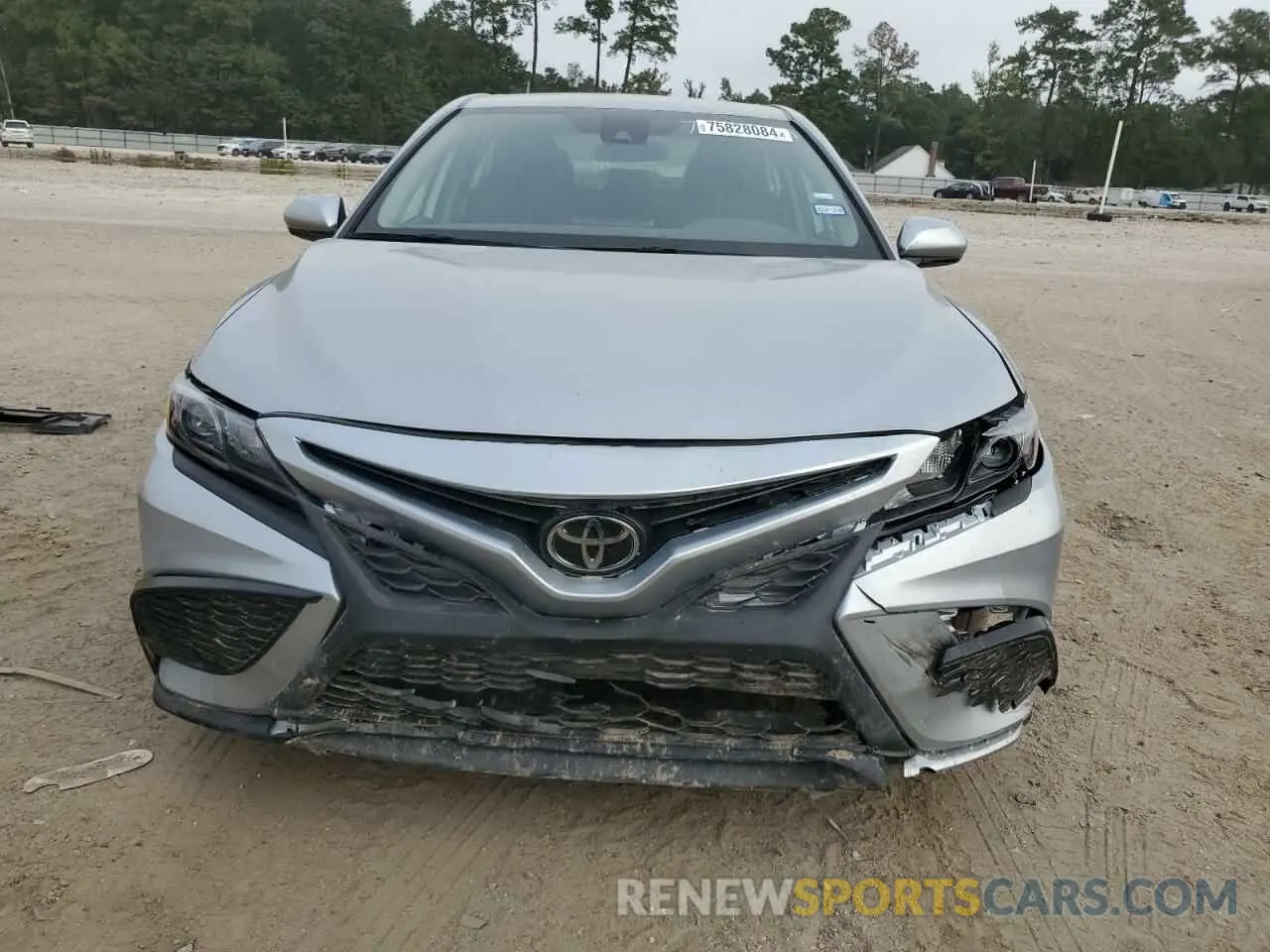 5 Photograph of a damaged car 4T1G11AK8NU670067 TOYOTA CAMRY 2022