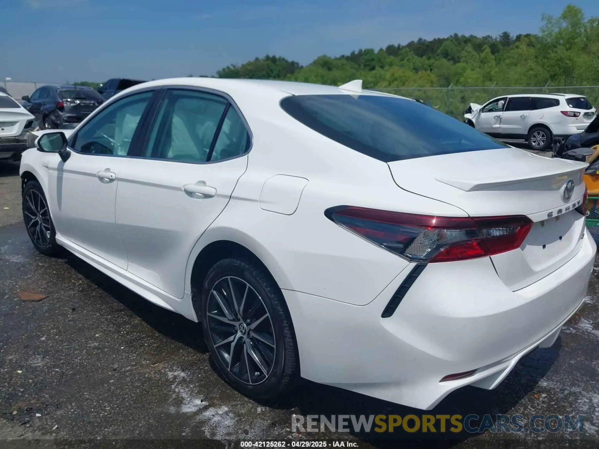 3 Photograph of a damaged car 4T1G11AK8NU683580 TOYOTA CAMRY 2022
