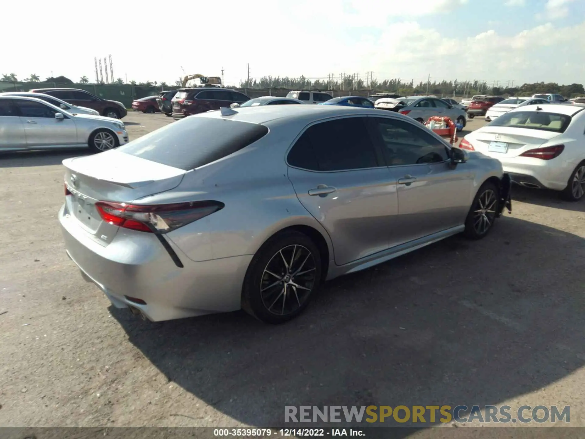 4 Фотография поврежденного автомобиля 4T1G11AK8NU716657 TOYOTA CAMRY 2022
