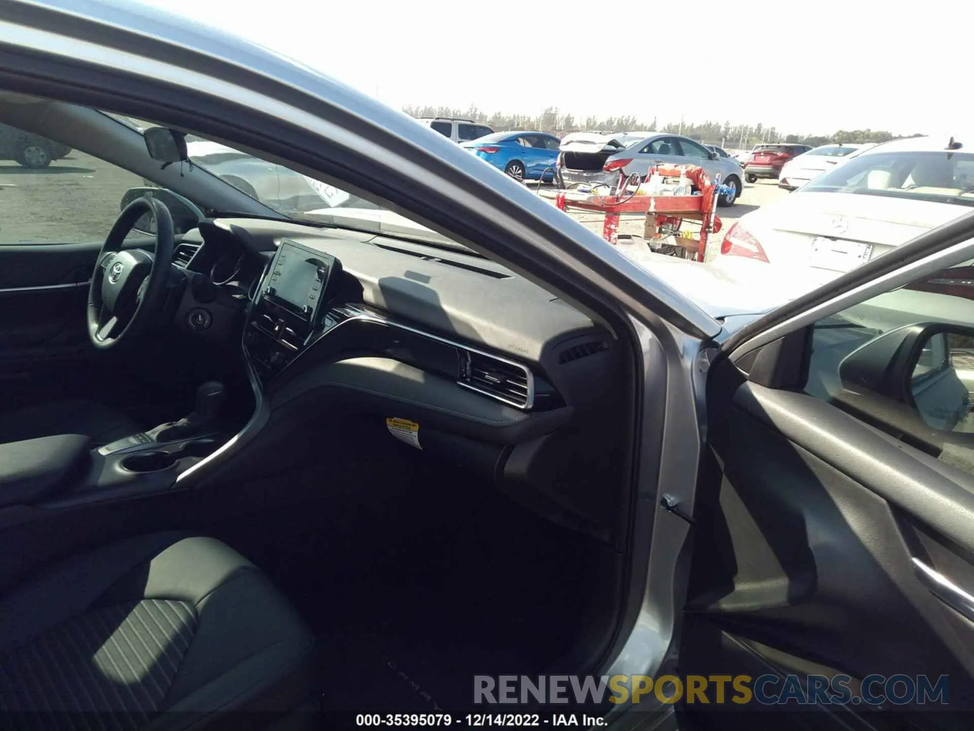 5 Фотография поврежденного автомобиля 4T1G11AK8NU716657 TOYOTA CAMRY 2022