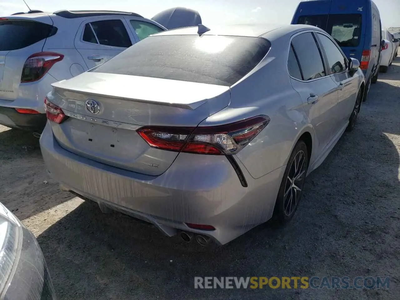 4 Фотография поврежденного автомобиля 4T1G11AK9NU043443 TOYOTA CAMRY 2022