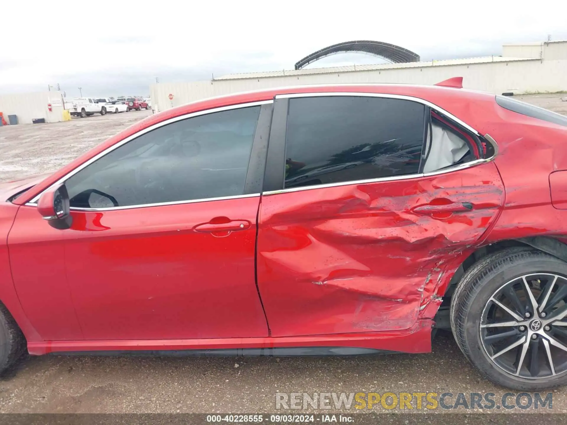 14 Photograph of a damaged car 4T1G11AK9NU062154 TOYOTA CAMRY 2022