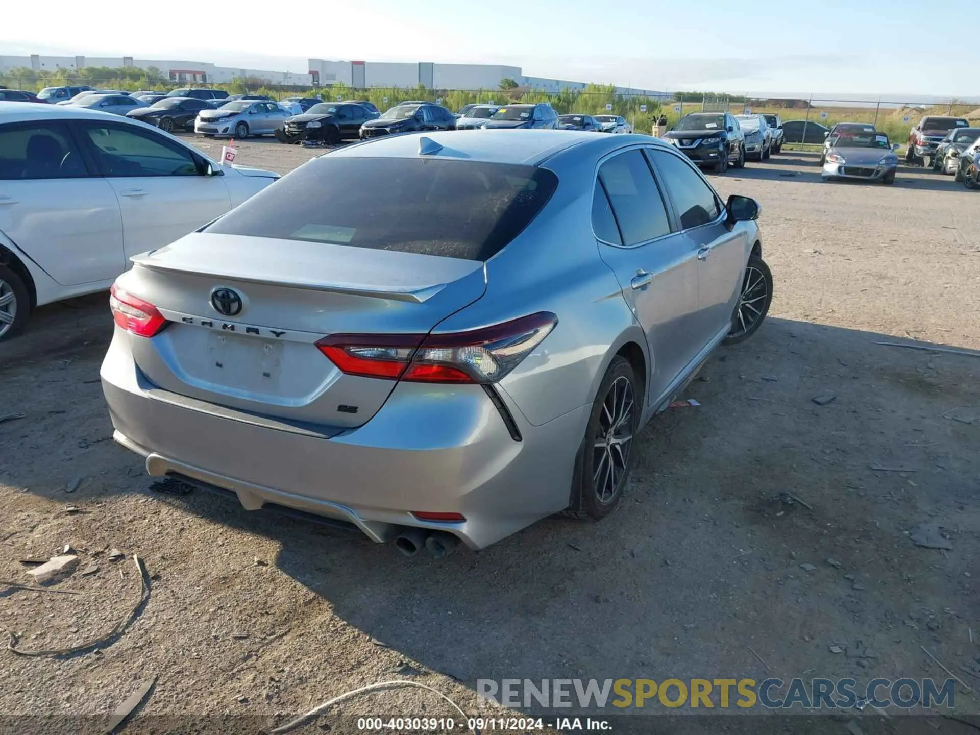4 Фотография поврежденного автомобиля 4T1G11AK9NU637949 TOYOTA CAMRY 2022