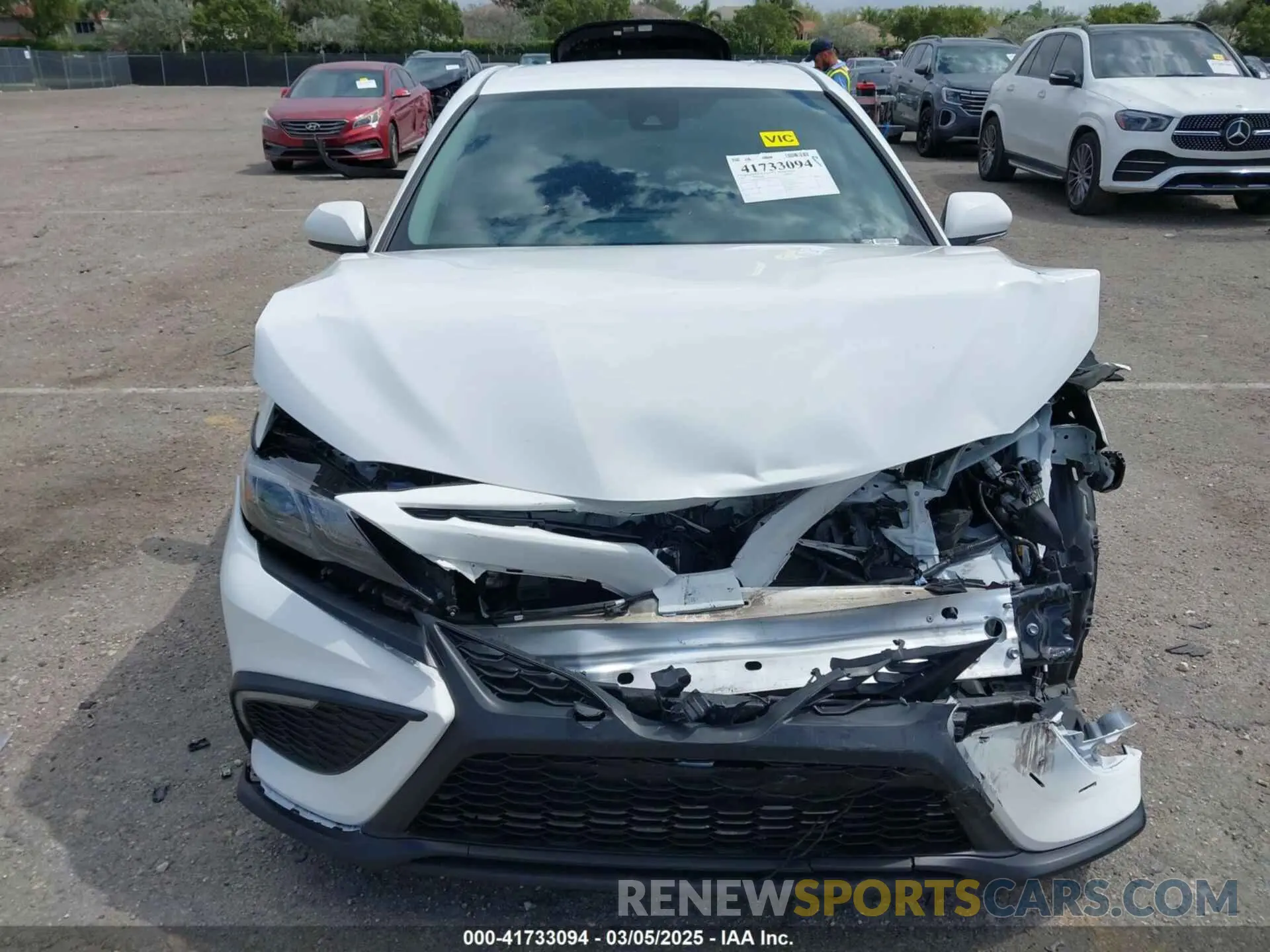 12 Photograph of a damaged car 4T1G11AK9NU659417 TOYOTA CAMRY 2022
