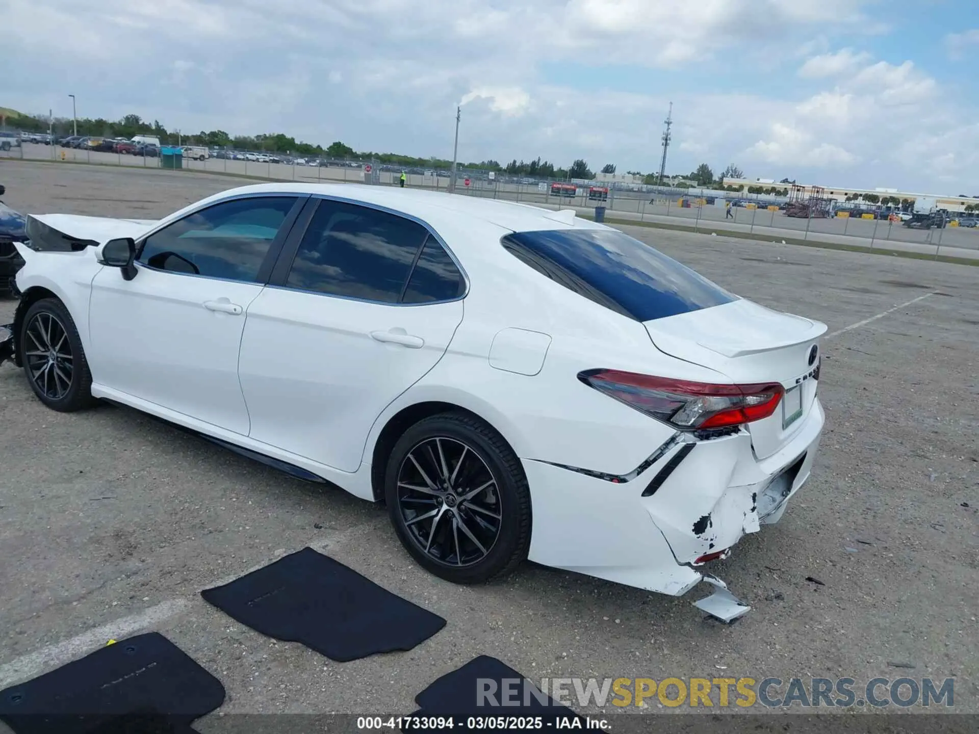 3 Photograph of a damaged car 4T1G11AK9NU659417 TOYOTA CAMRY 2022
