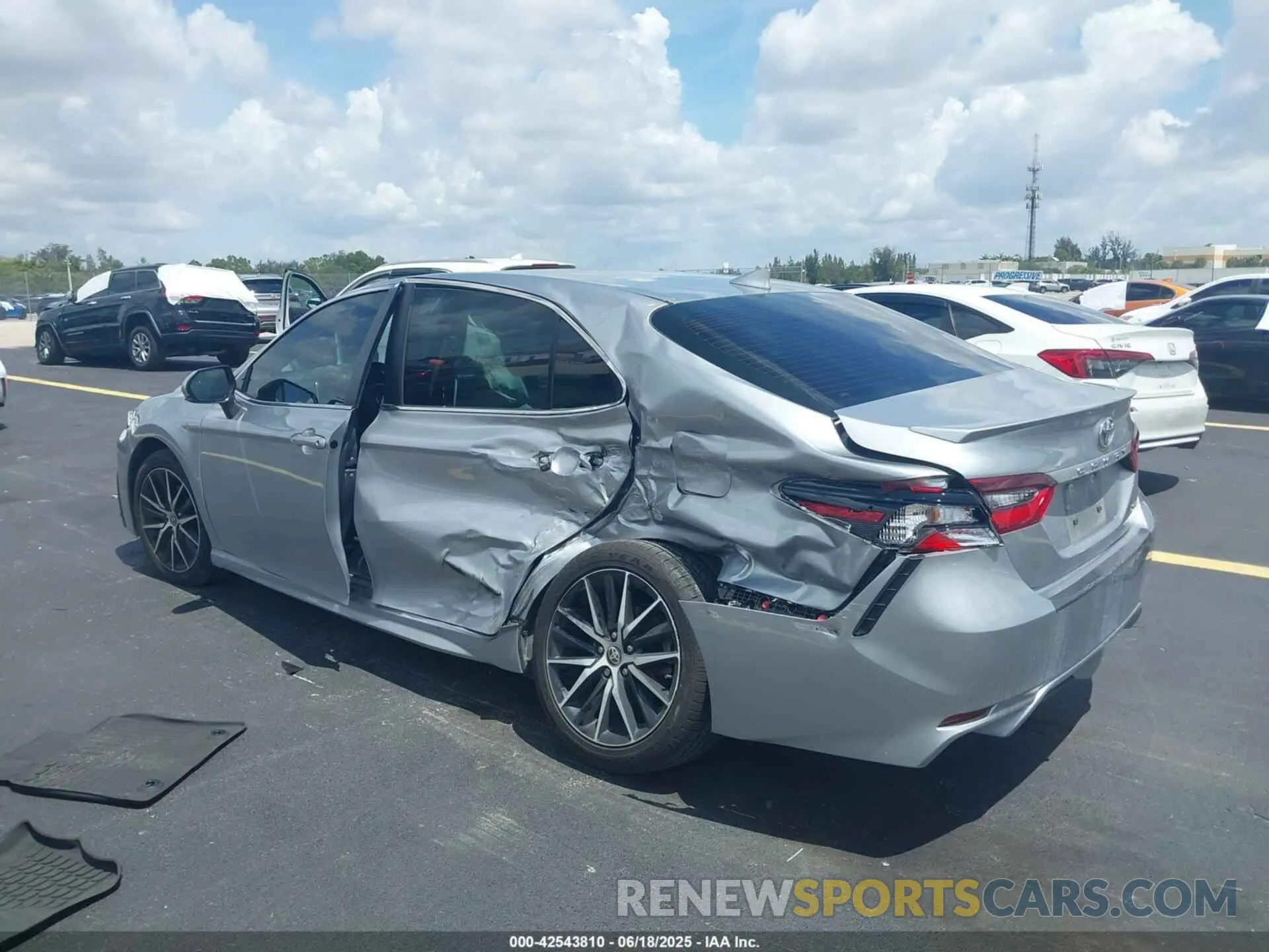 3 Photograph of a damaged car 4T1G11AK9NU678078 TOYOTA CAMRY 2022