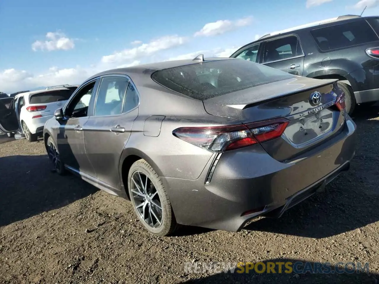 2 Photograph of a damaged car 4T1G11AK9NU681160 TOYOTA CAMRY 2022