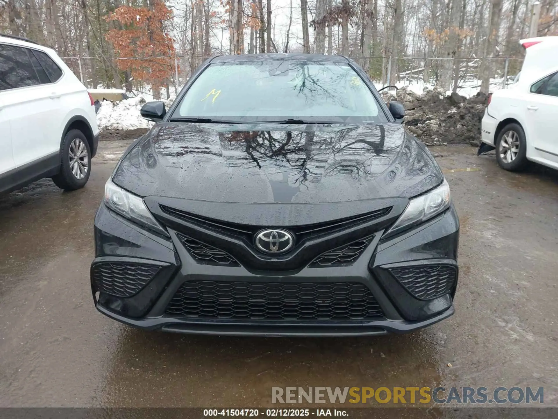 12 Photograph of a damaged car 4T1G11AK9NU714724 TOYOTA CAMRY 2022