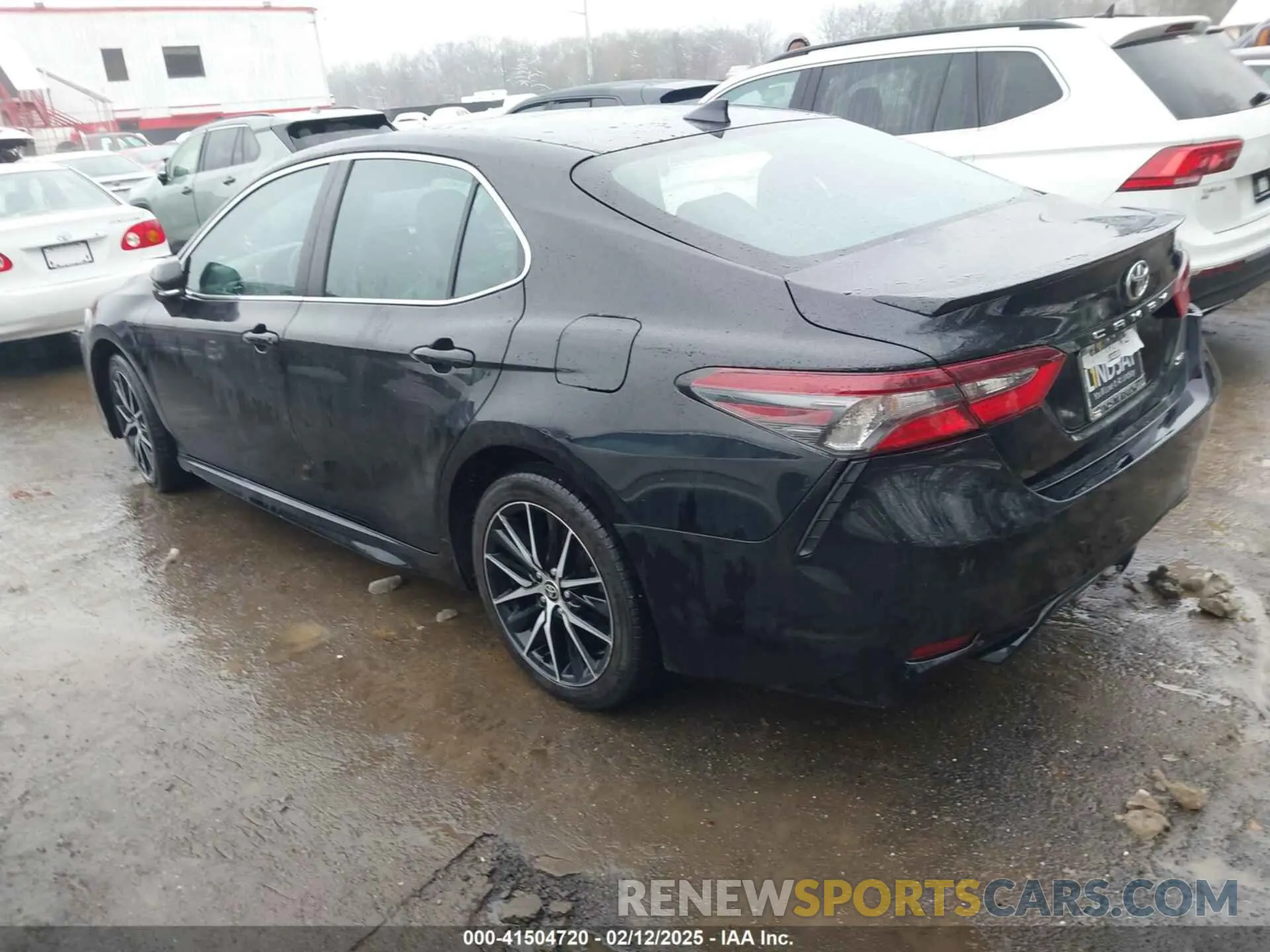 3 Photograph of a damaged car 4T1G11AK9NU714724 TOYOTA CAMRY 2022