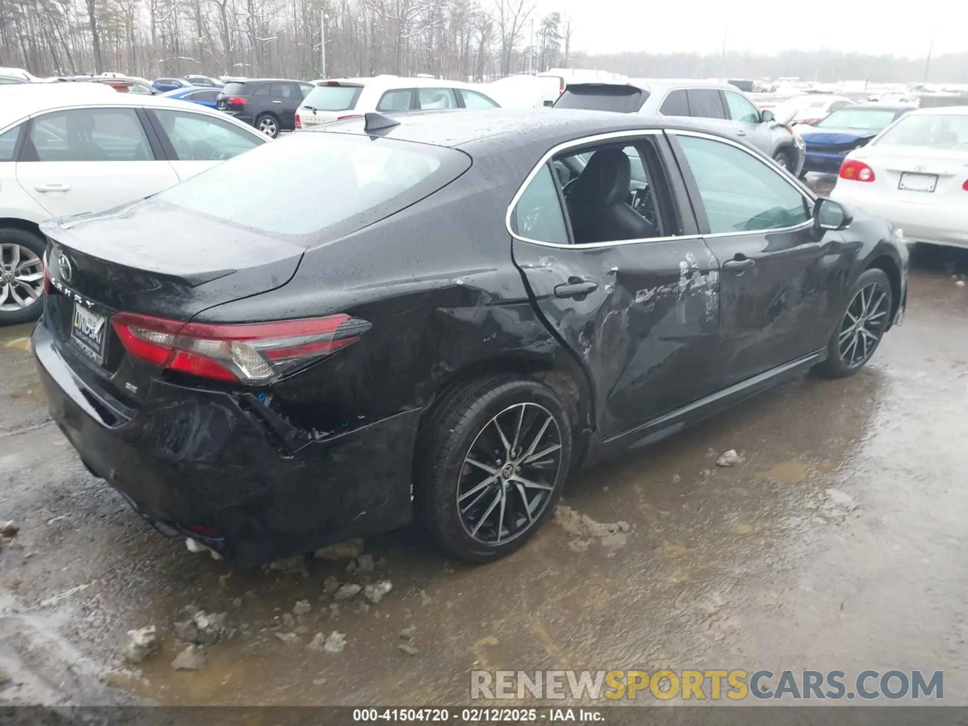 4 Photograph of a damaged car 4T1G11AK9NU714724 TOYOTA CAMRY 2022