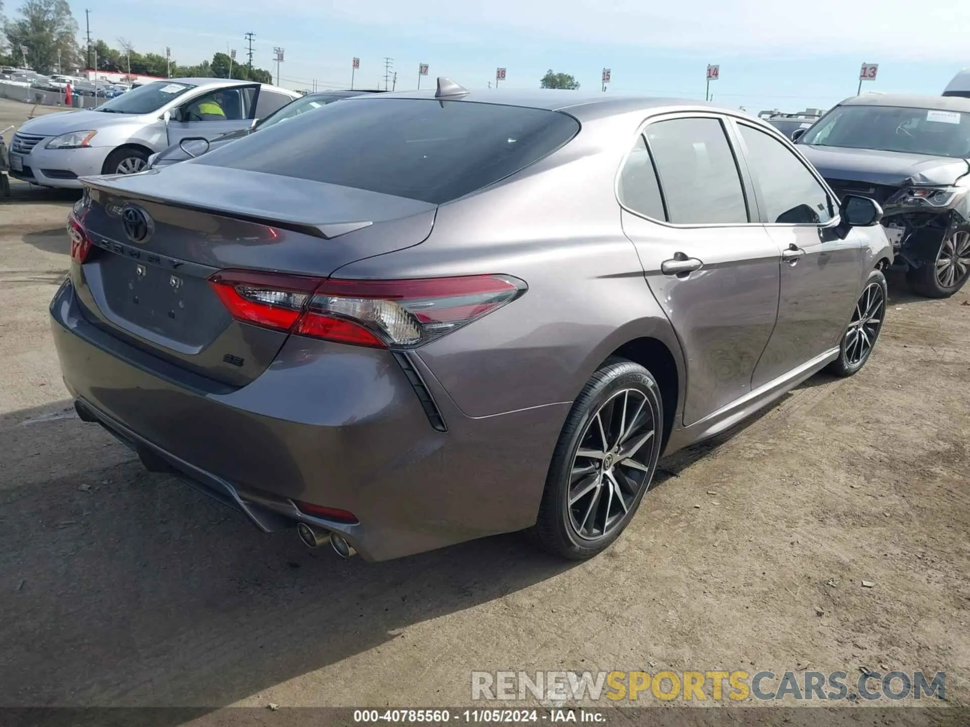 4 Фотография поврежденного автомобиля 4T1G11AKXNU618357 TOYOTA CAMRY 2022