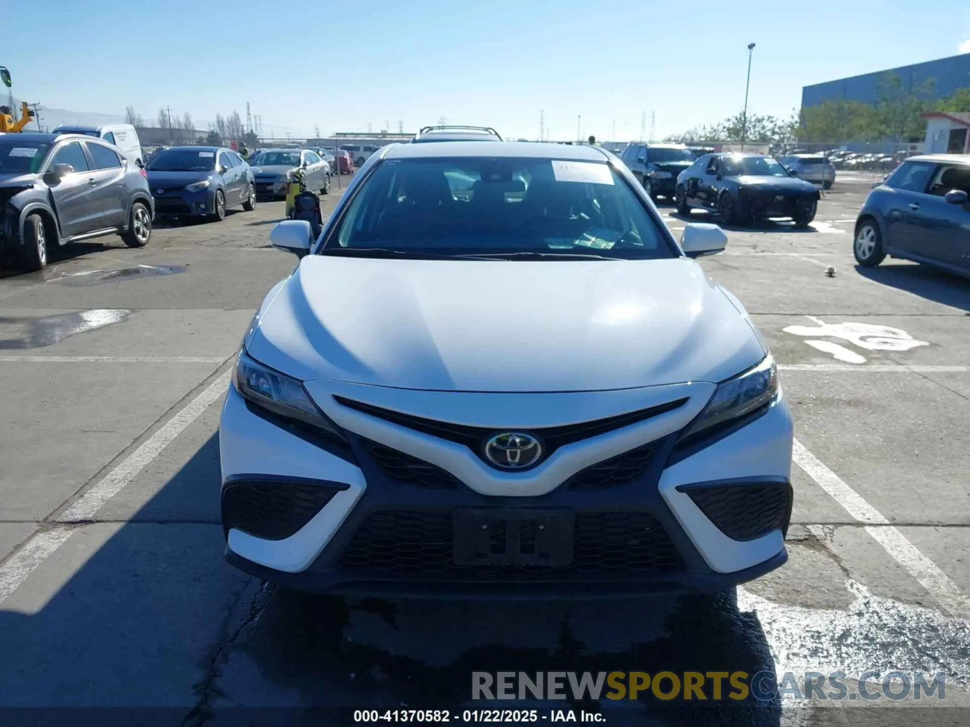 12 Фотография поврежденного автомобиля 4T1G11AKXNU646773 TOYOTA CAMRY 2022