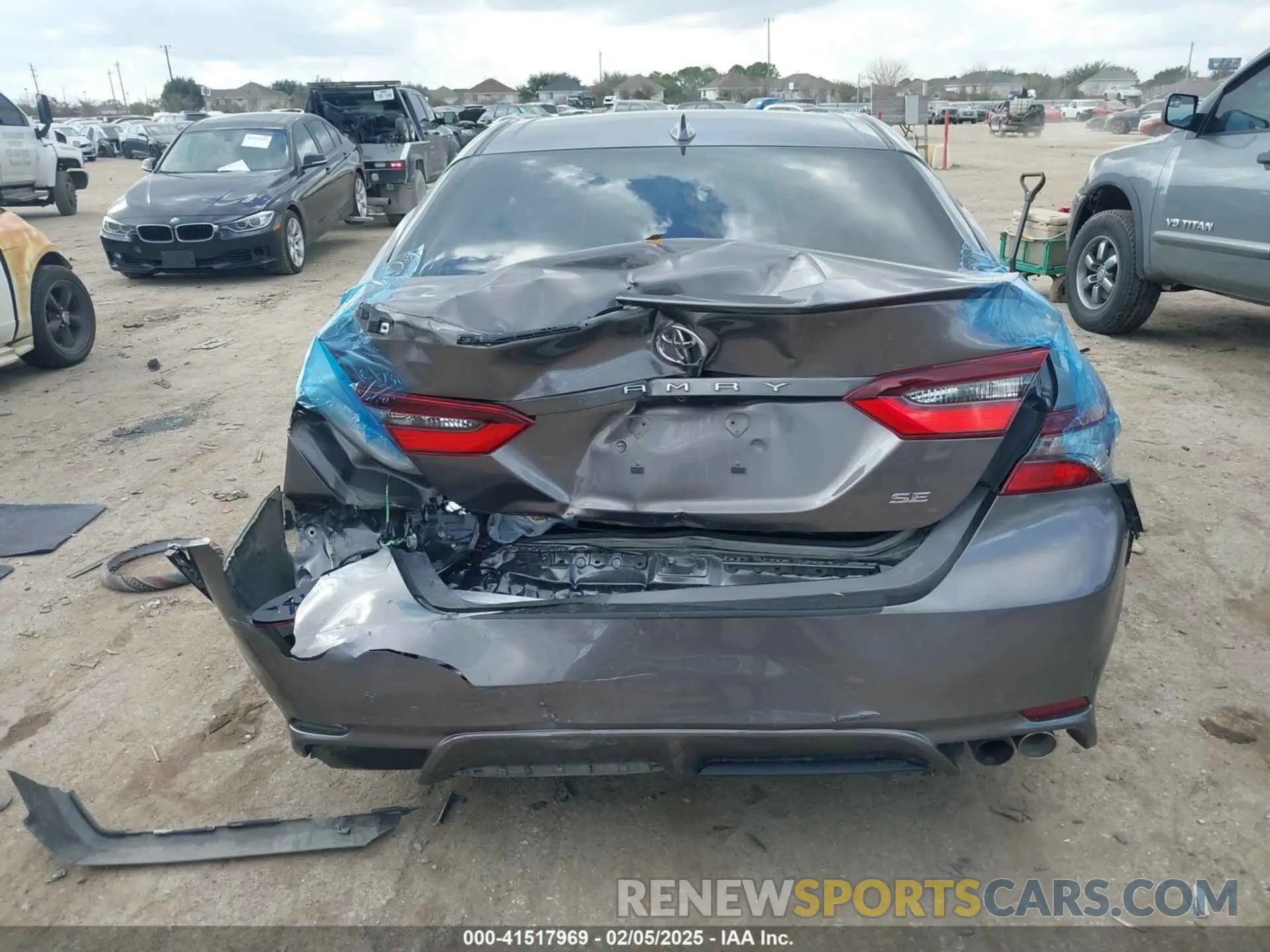 16 Photograph of a damaged car 4T1G11AKXNU659247 TOYOTA CAMRY 2022