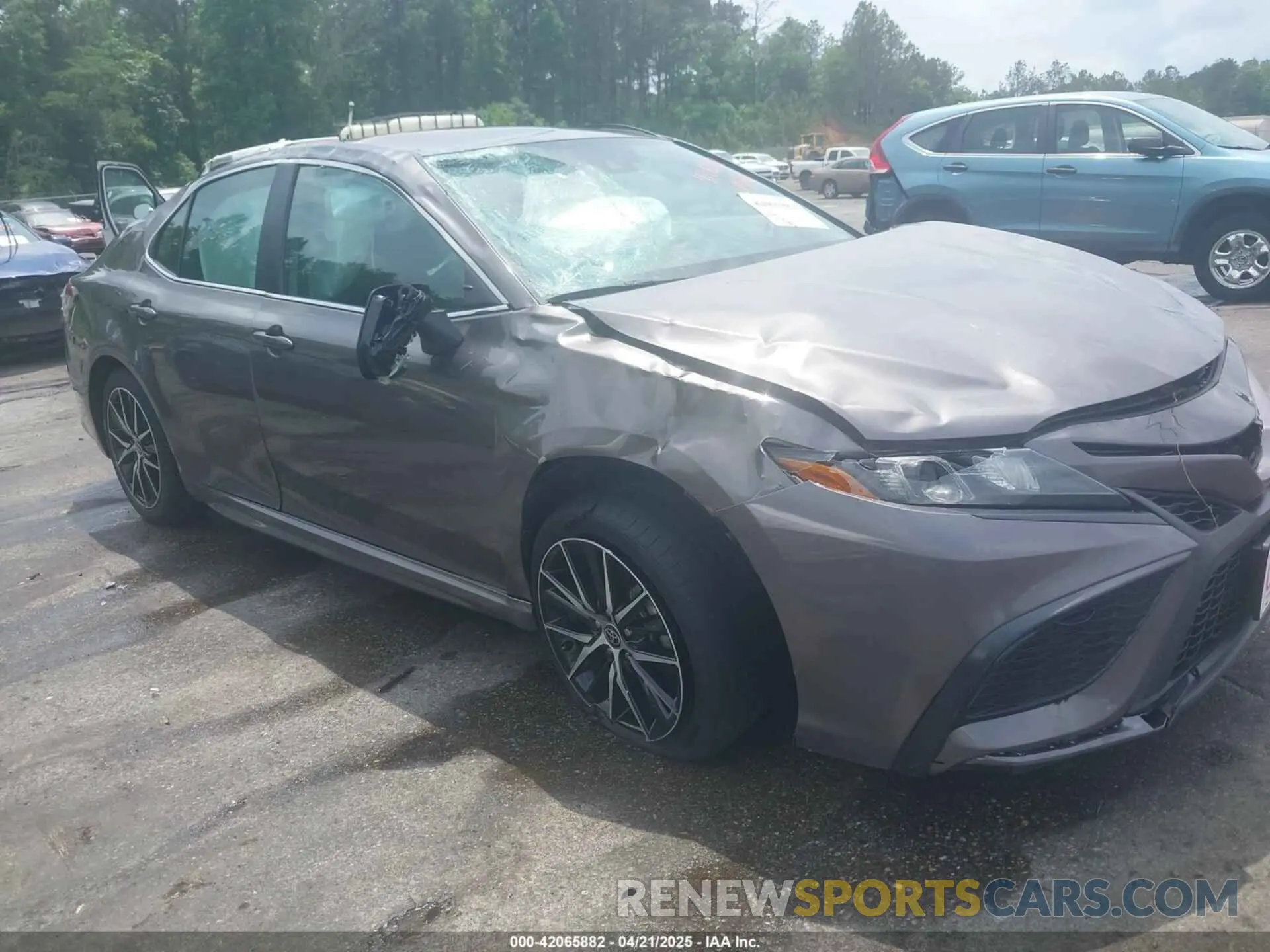 1 Photograph of a damaged car 4T1G11AKXNU678042 TOYOTA CAMRY 2022
