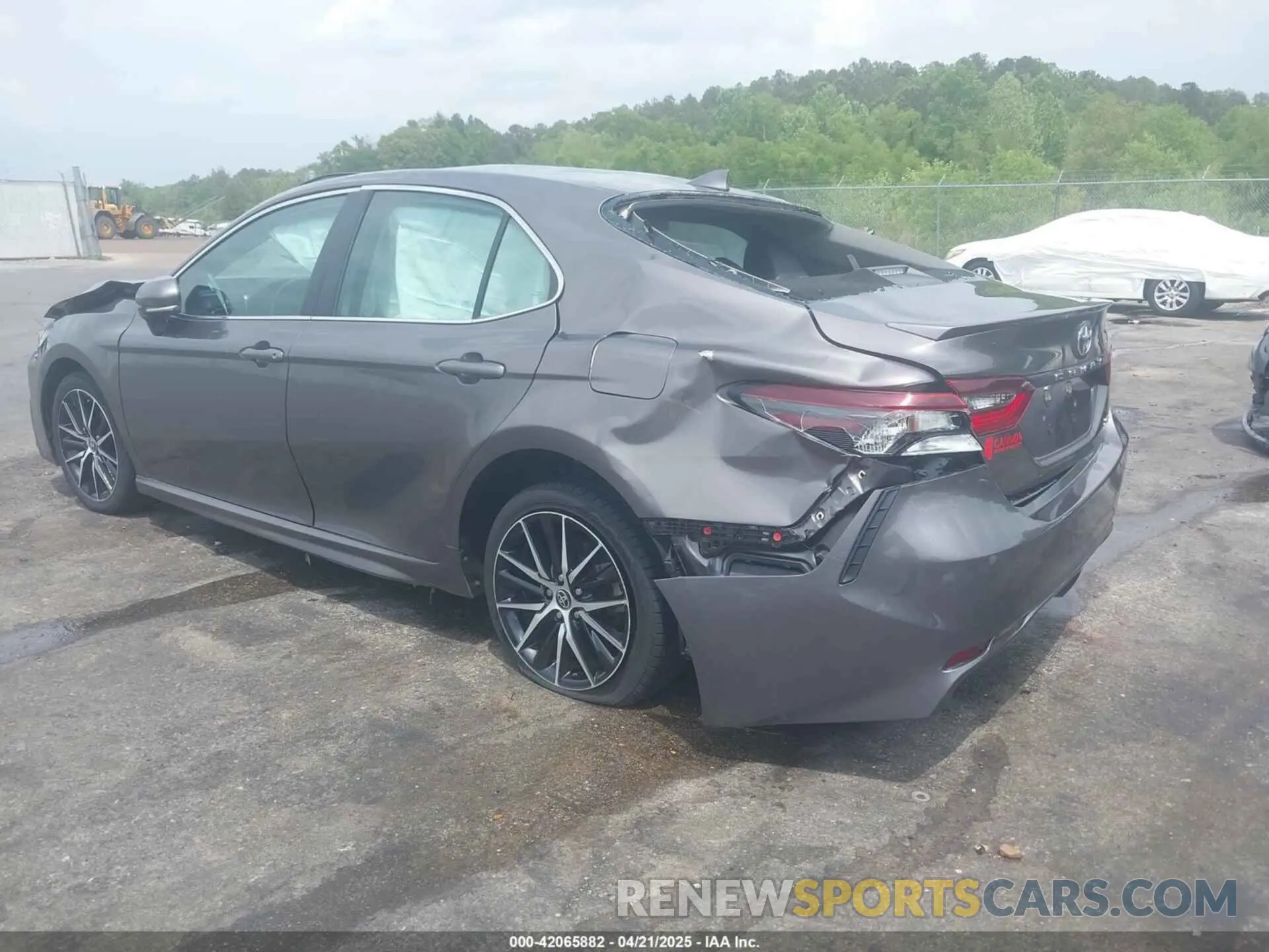 3 Photograph of a damaged car 4T1G11AKXNU678042 TOYOTA CAMRY 2022