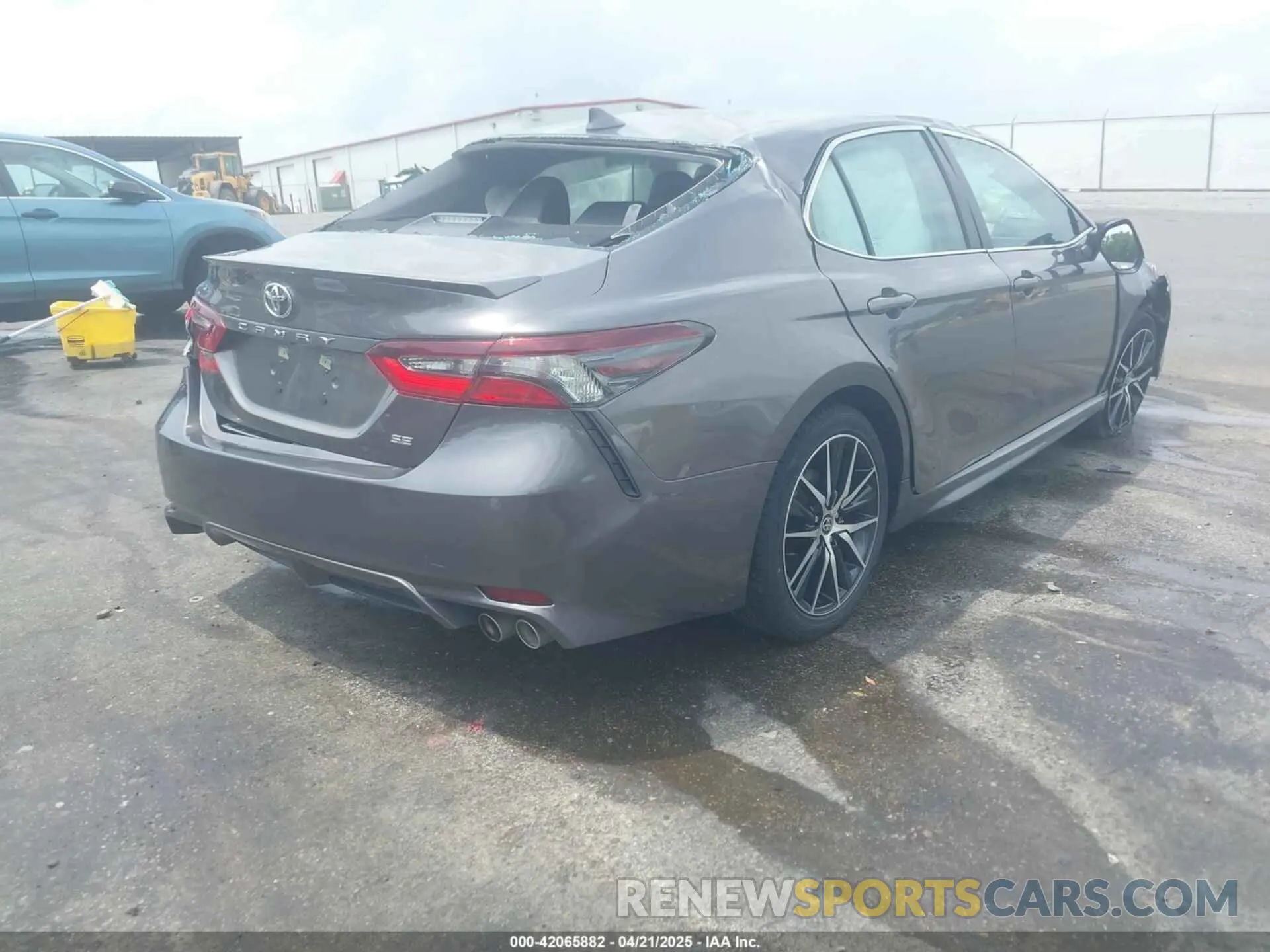 4 Photograph of a damaged car 4T1G11AKXNU678042 TOYOTA CAMRY 2022