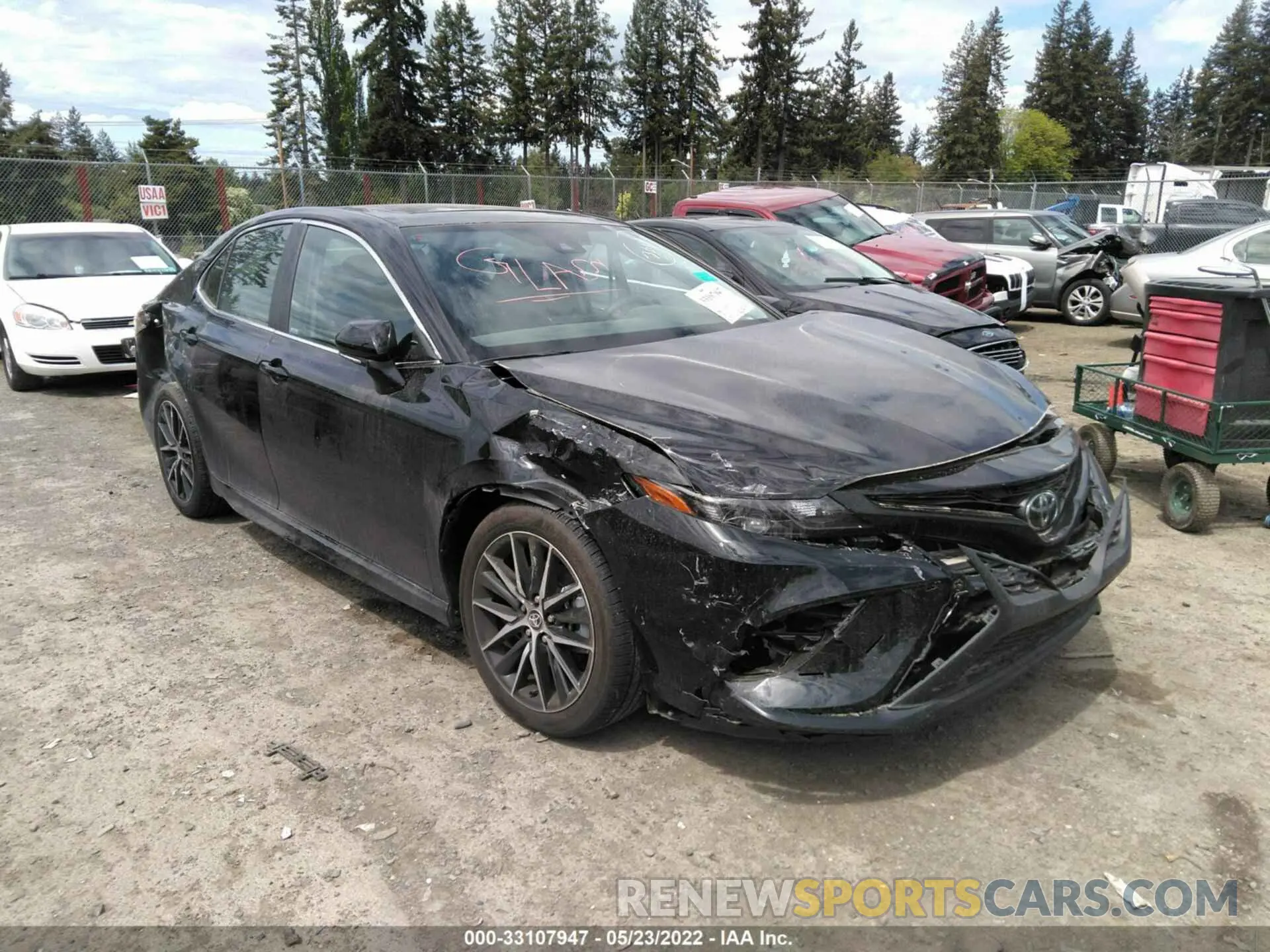 1 Фотография поврежденного автомобиля 4T1G11BK1NU055357 TOYOTA CAMRY 2022