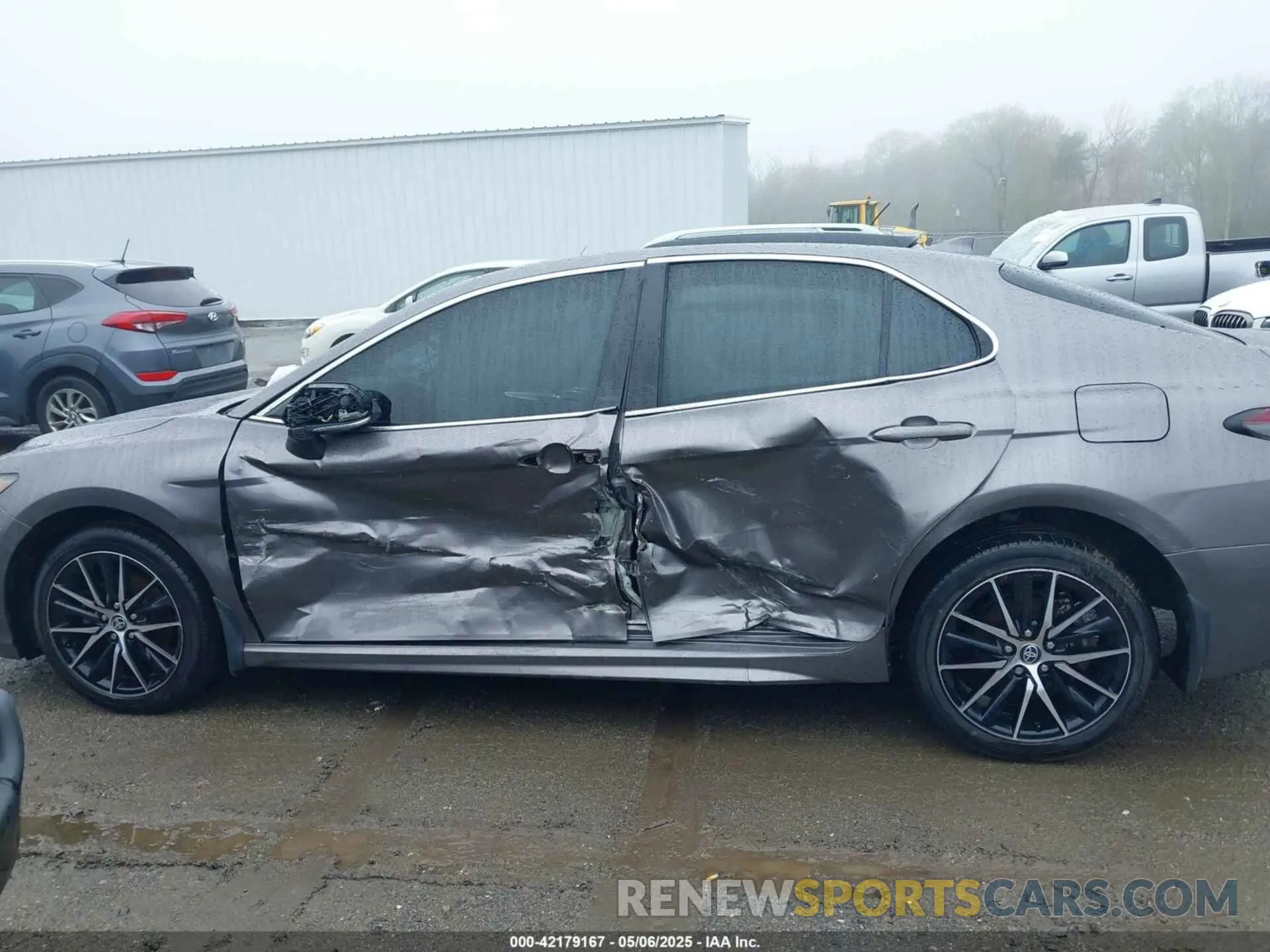 15 Photograph of a damaged car 4T1G11BK1NU068450 TOYOTA CAMRY 2022