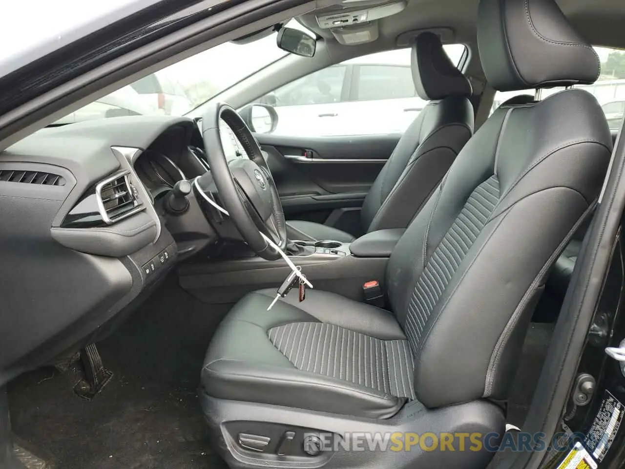 7 Photograph of a damaged car 4T1G11BK1NU069484 TOYOTA CAMRY 2022