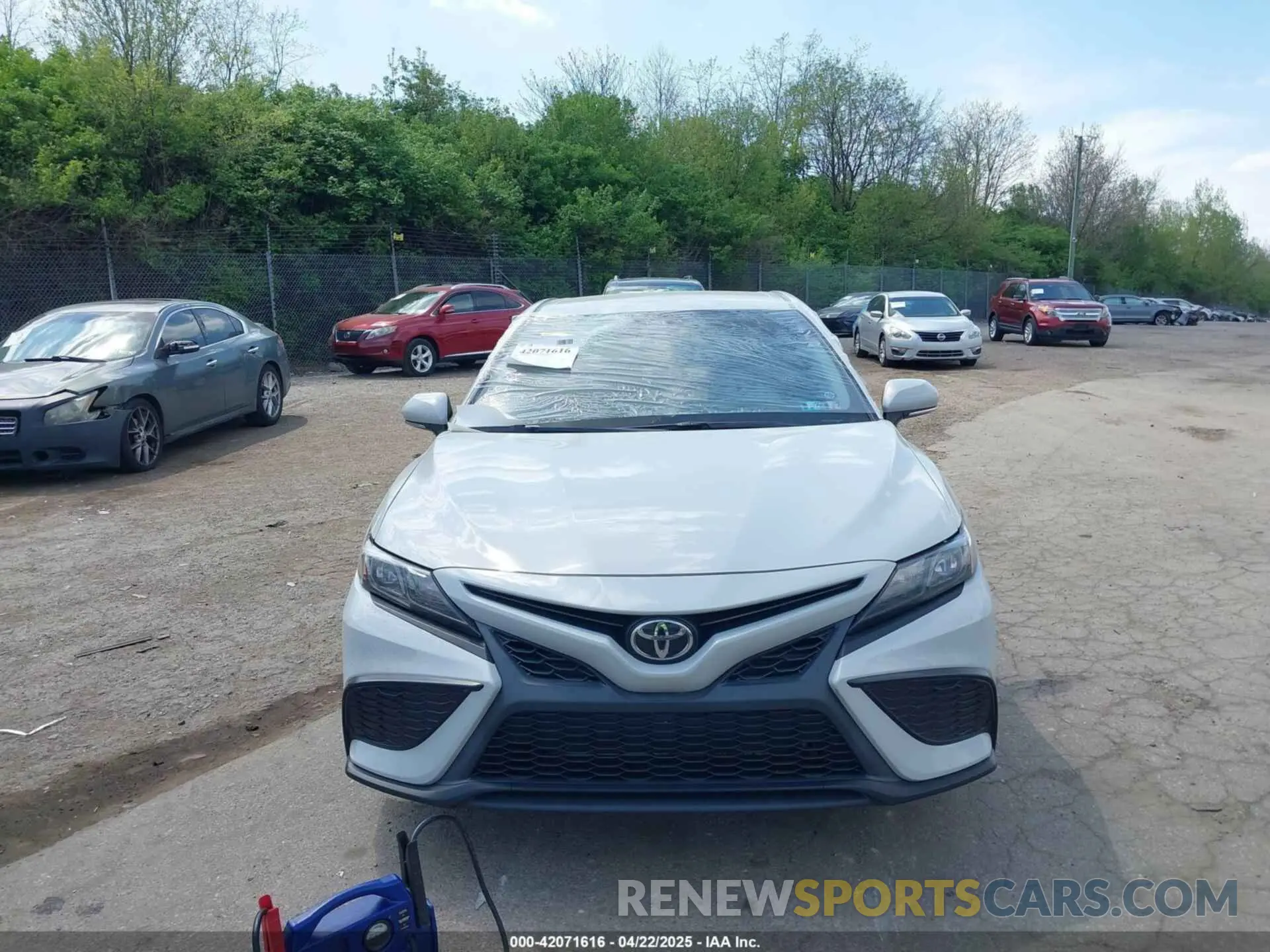 13 Photograph of a damaged car 4T1G11BK4NU048290 TOYOTA CAMRY 2022