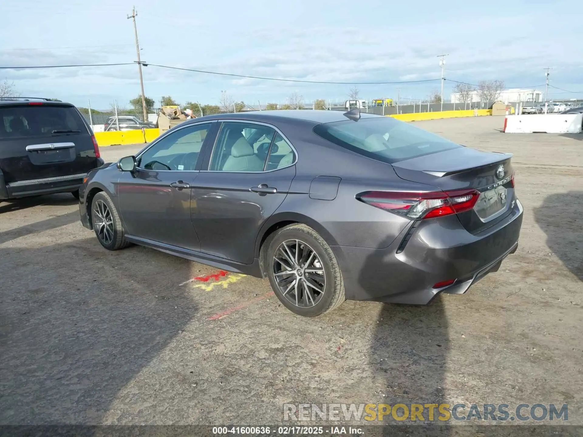 3 Фотография поврежденного автомобиля 4T1G11BK4NU054848 TOYOTA CAMRY 2022