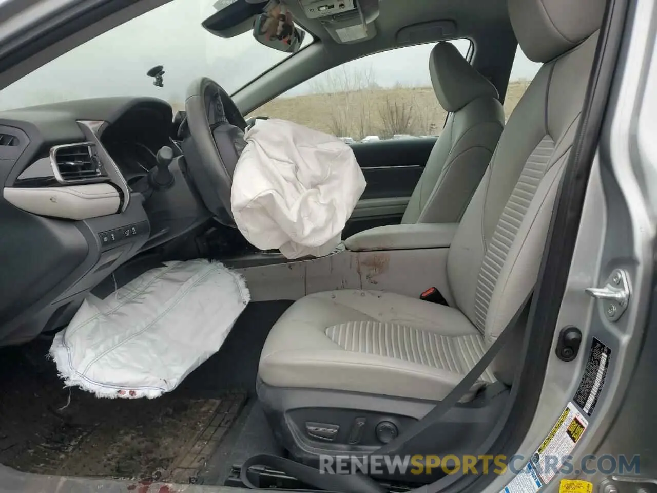 7 Photograph of a damaged car 4T1G11BK4NU071469 TOYOTA CAMRY 2022