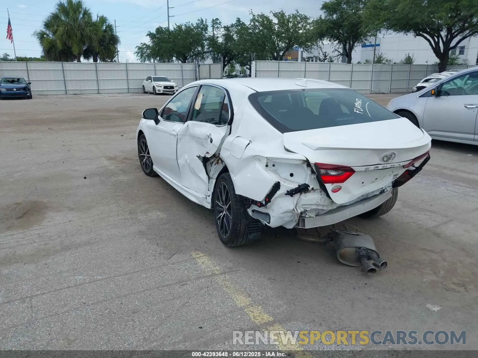3 Фотография поврежденного автомобиля 4T1G11BK5NU053918 TOYOTA CAMRY 2022