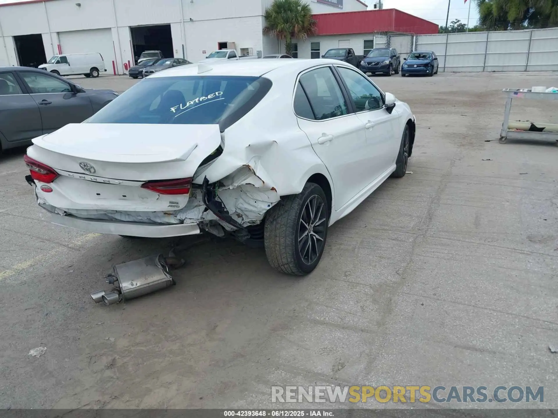4 Фотография поврежденного автомобиля 4T1G11BK5NU053918 TOYOTA CAMRY 2022