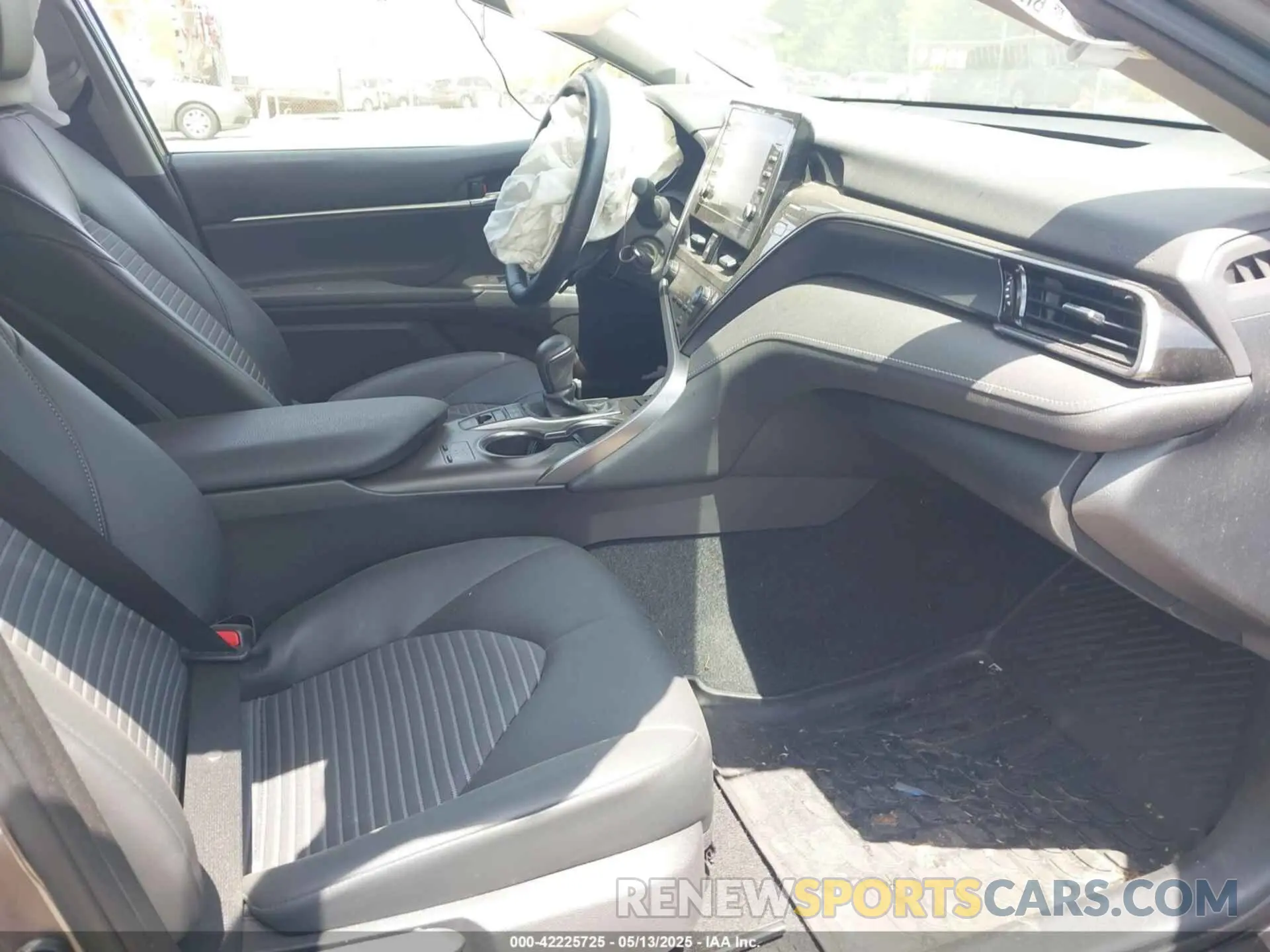 5 Photograph of a damaged car 4T1G11BK7NU061082 TOYOTA CAMRY 2022