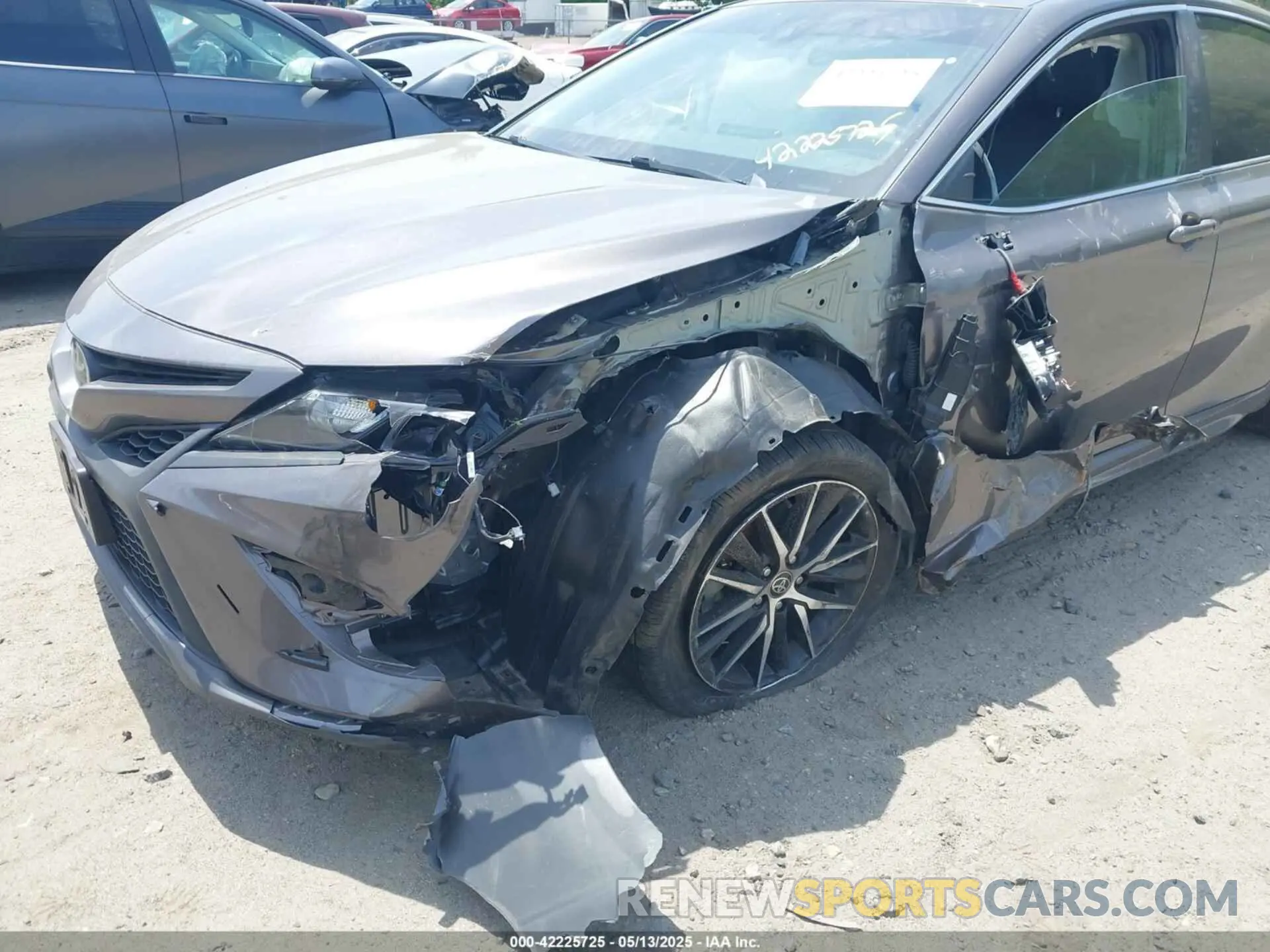 6 Photograph of a damaged car 4T1G11BK7NU061082 TOYOTA CAMRY 2022