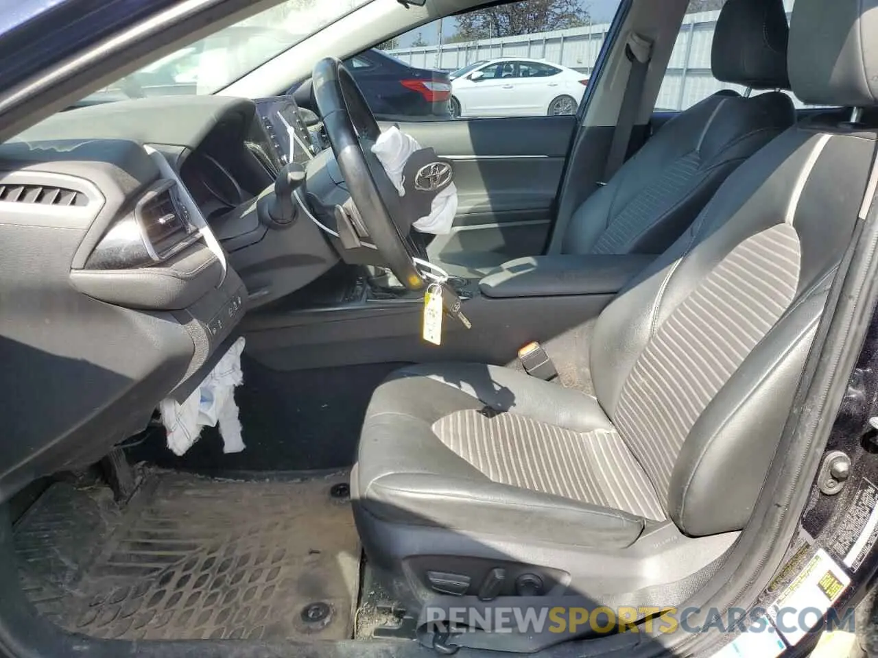 7 Photograph of a damaged car 4T1G11BK9NU060404 TOYOTA CAMRY 2022