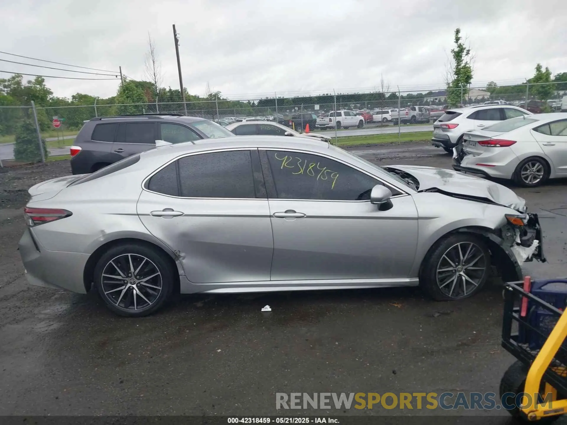 12 Photograph of a damaged car 4T1G11BK9NU060998 TOYOTA CAMRY 2022