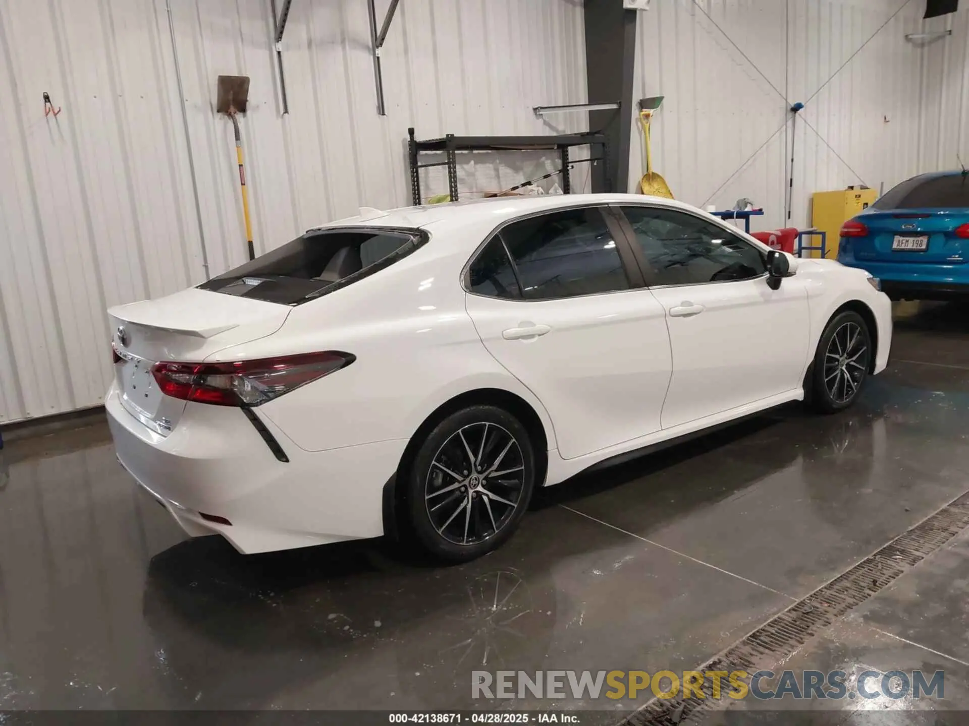 4 Фотография поврежденного автомобиля 4T1G31AK0NU597691 TOYOTA CAMRY 2022