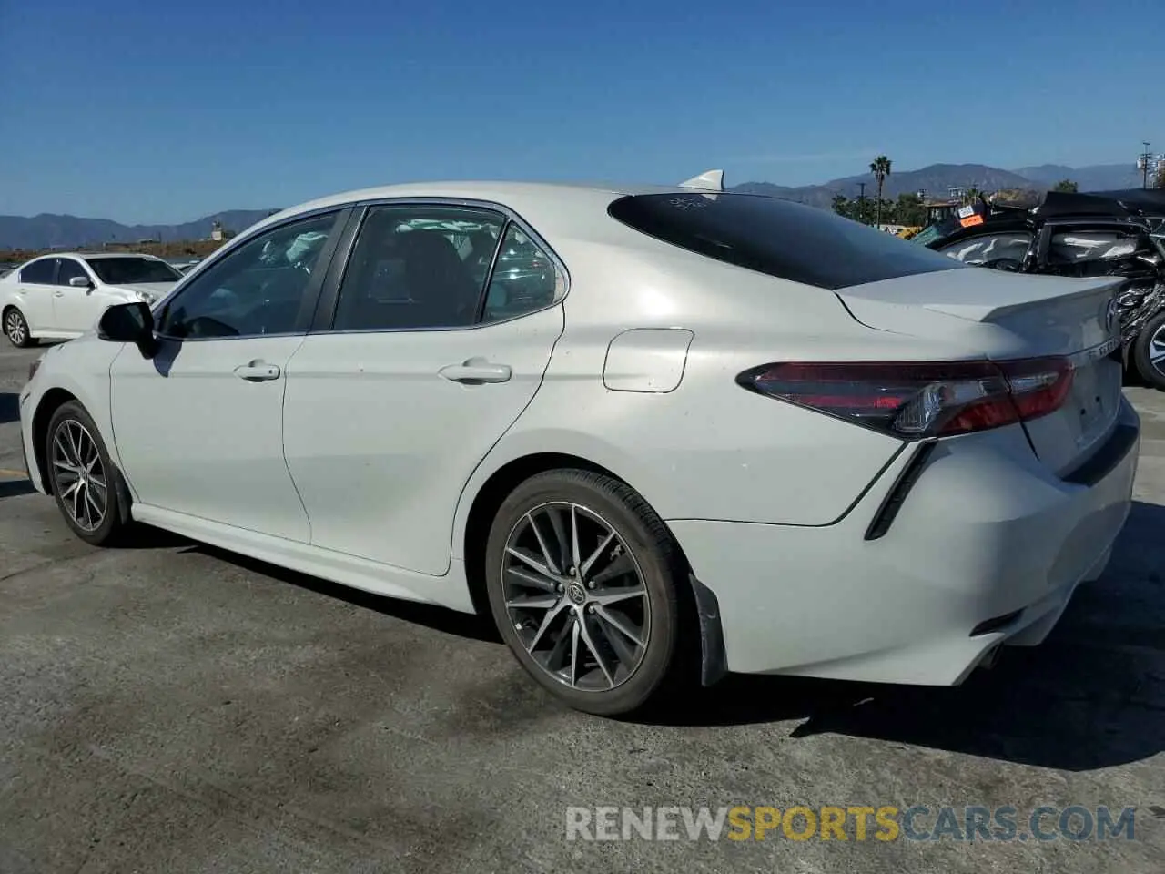 2 Photograph of a damaged car 4T1G31AK1NU045097 TOYOTA CAMRY 2022