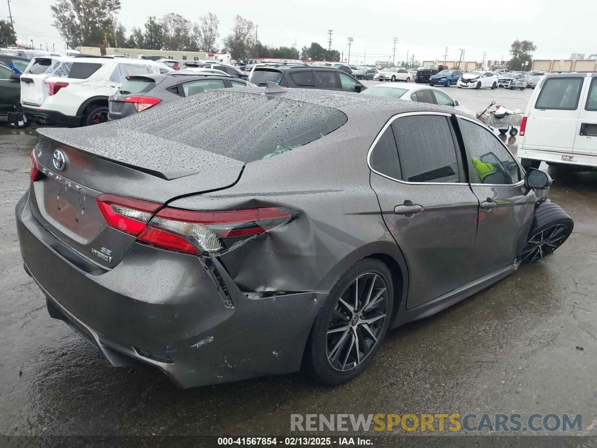 4 Photograph of a damaged car 4T1G31AK4NU571479 TOYOTA CAMRY 2022