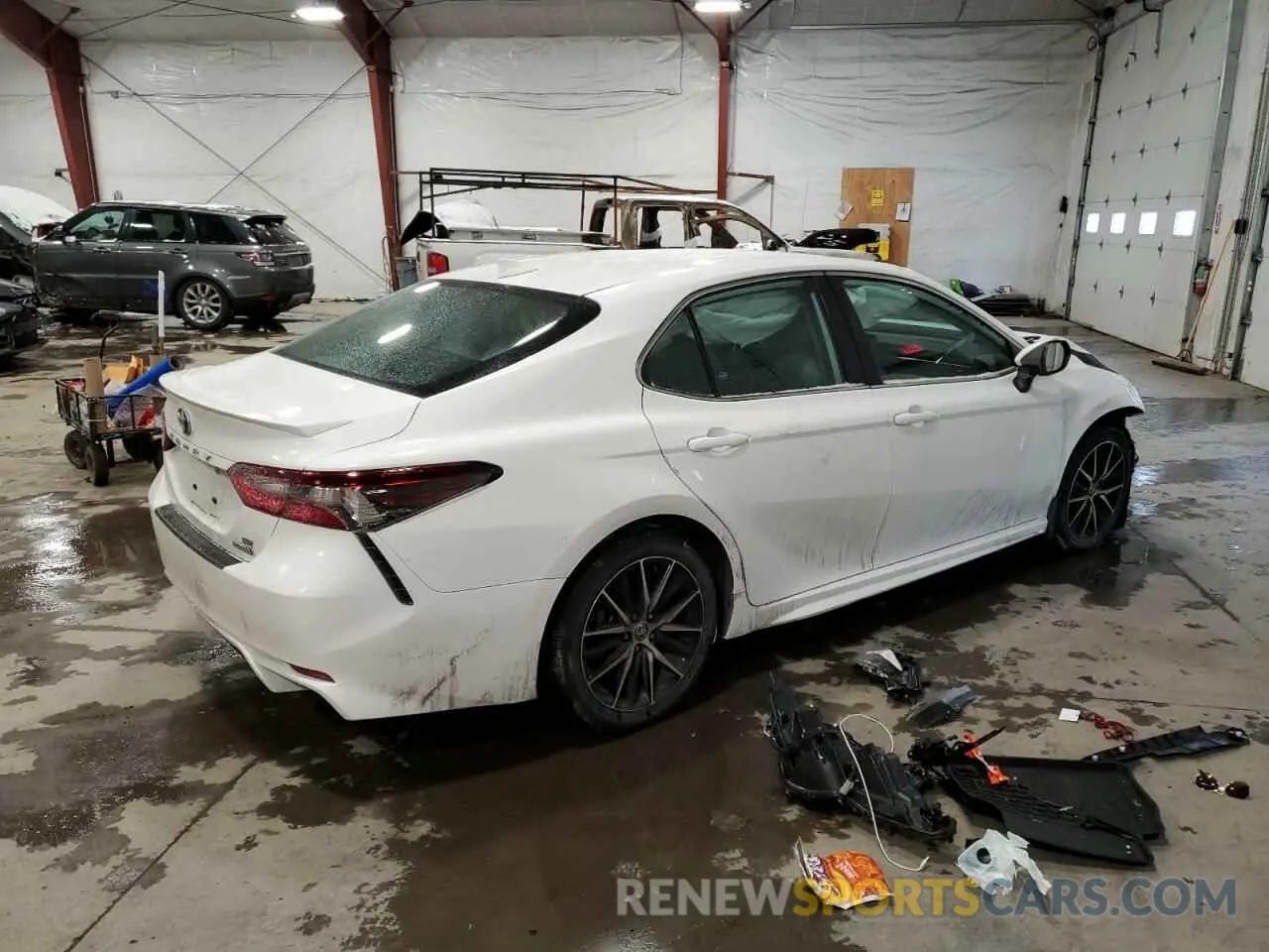 3 Фотография поврежденного автомобиля 4T1G31AK8NU581979 TOYOTA CAMRY 2022