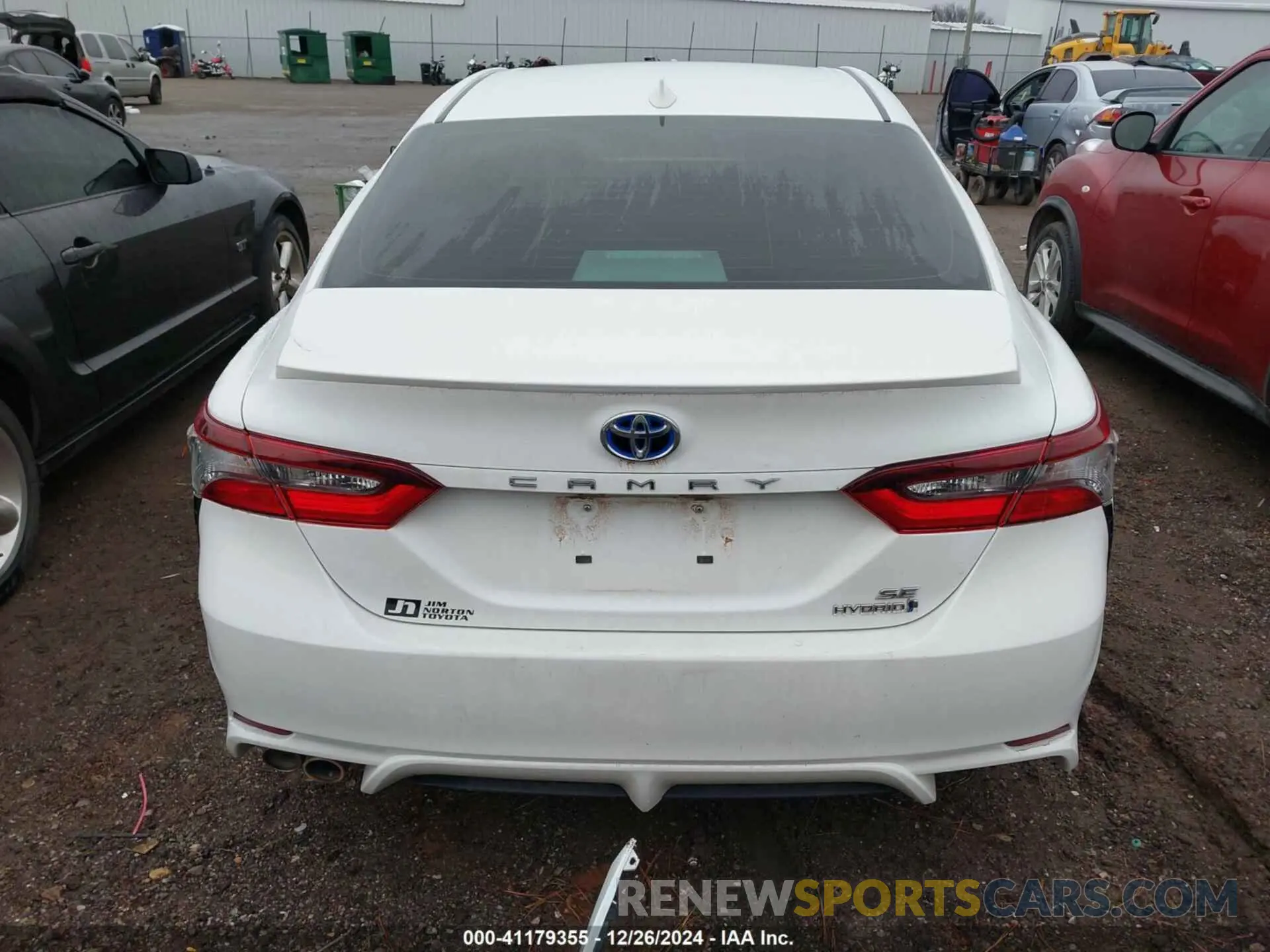 17 Photograph of a damaged car 4T1G31AK8NU586809 TOYOTA CAMRY 2022