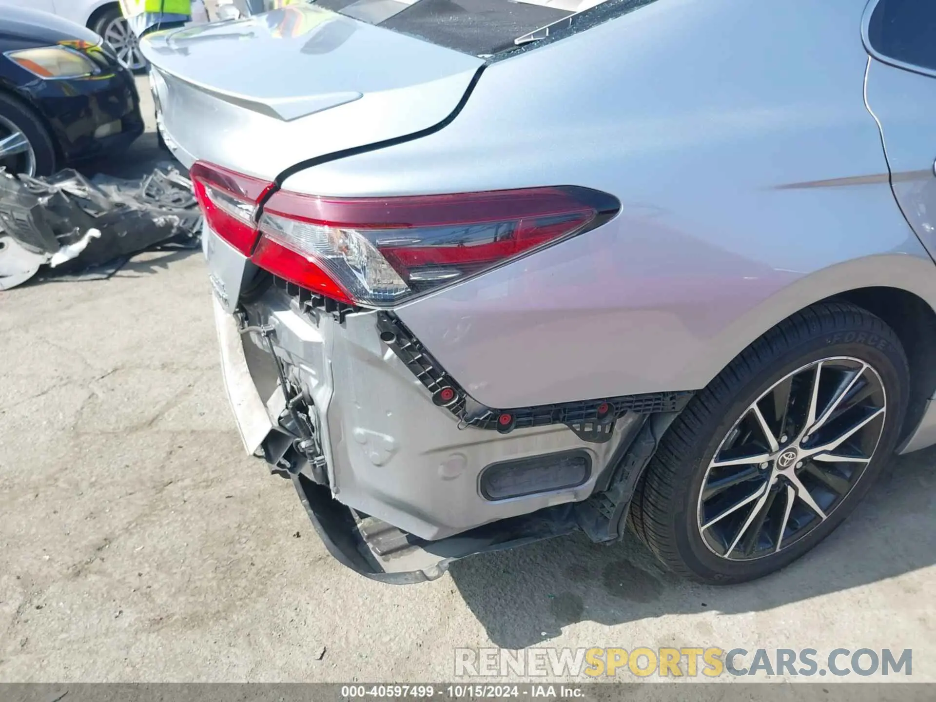 17 Photograph of a damaged car 4T1G31AK8NU597941 TOYOTA CAMRY 2022