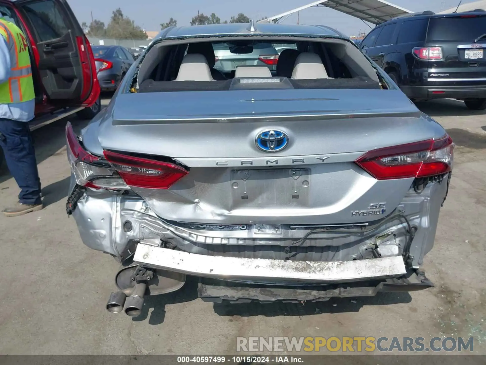 6 Photograph of a damaged car 4T1G31AK8NU597941 TOYOTA CAMRY 2022