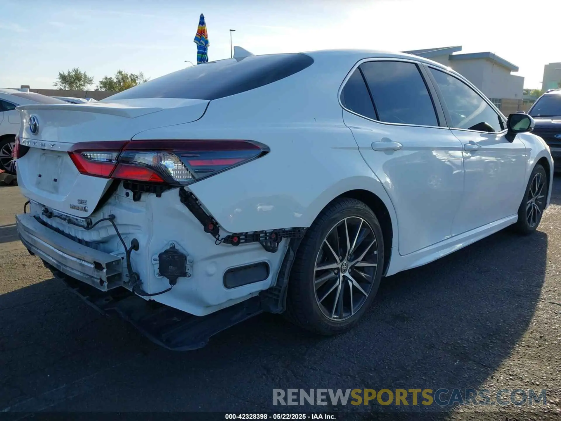 4 Photograph of a damaged car 4T1G31AK9NU041993 TOYOTA CAMRY 2022