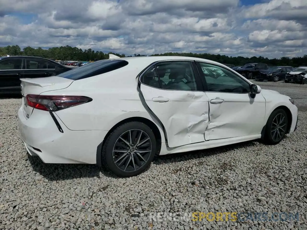 3 Photograph of a damaged car 4T1G31AKXNU036043 TOYOTA CAMRY 2022