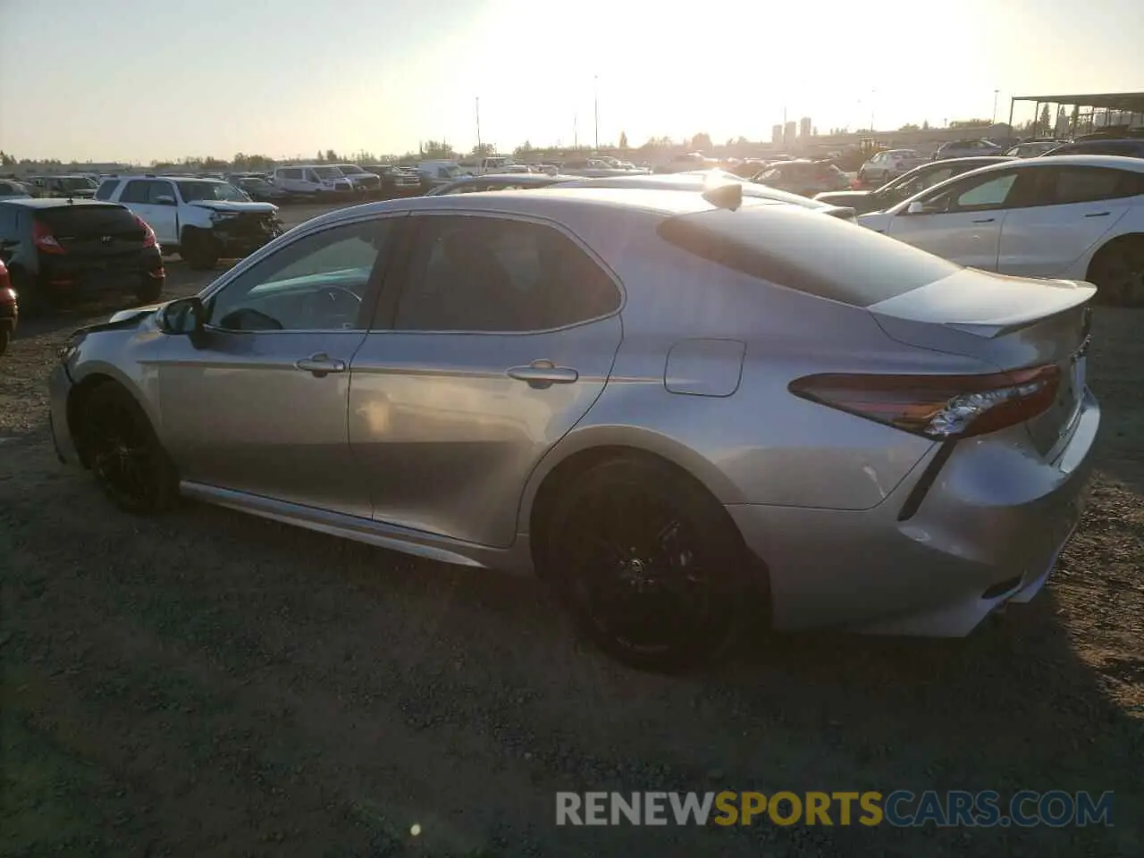 2 Photograph of a damaged car 4T1K31AK0NU593134 TOYOTA CAMRY 2022