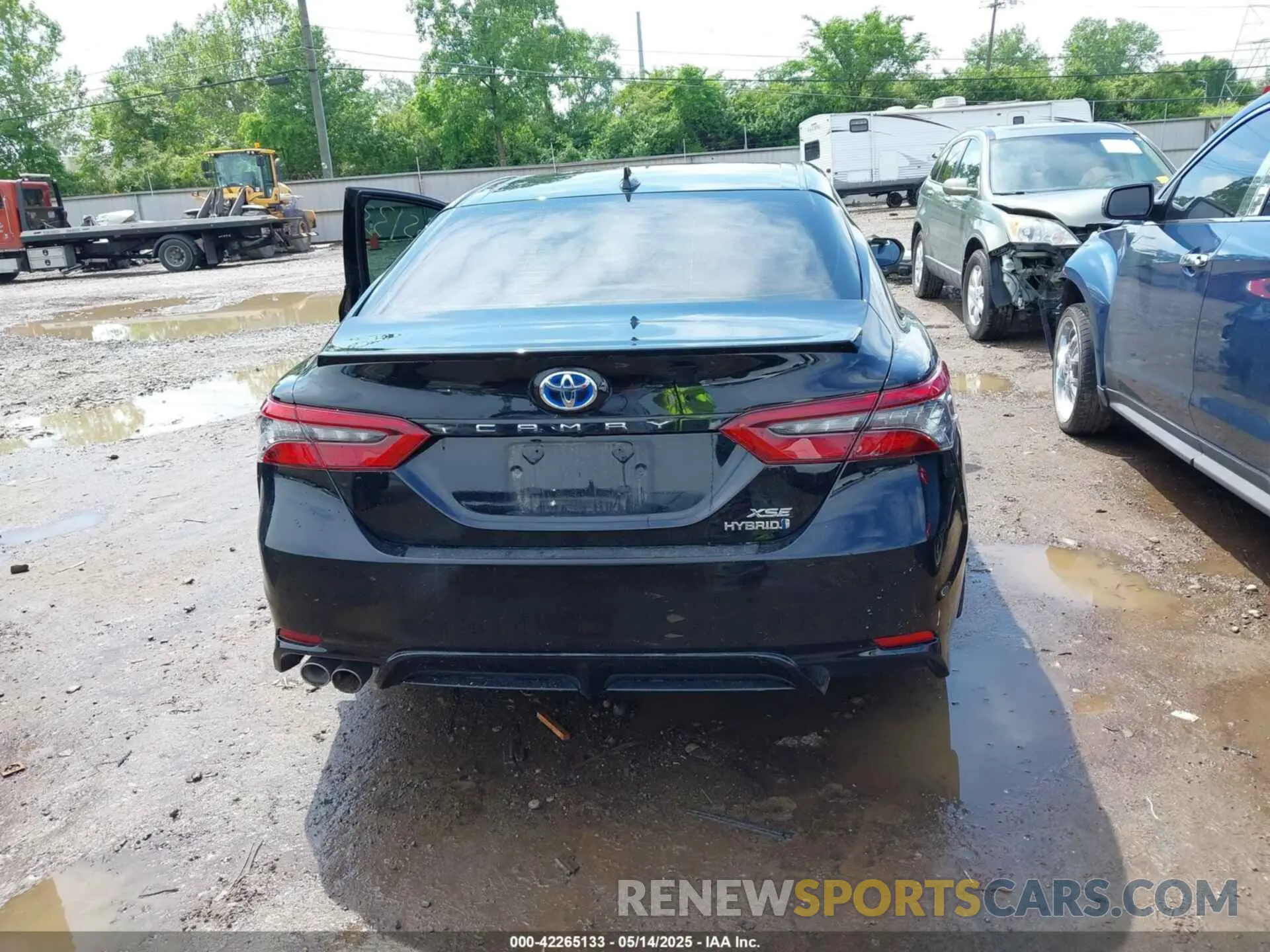 16 Photograph of a damaged car 4T1K31AK0NU595563 TOYOTA CAMRY 2022