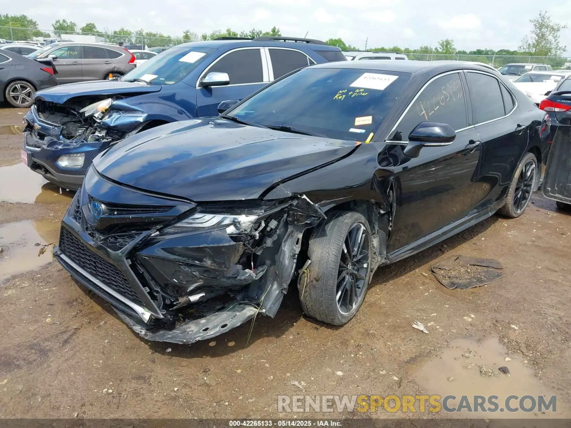 2 Photograph of a damaged car 4T1K31AK0NU595563 TOYOTA CAMRY 2022