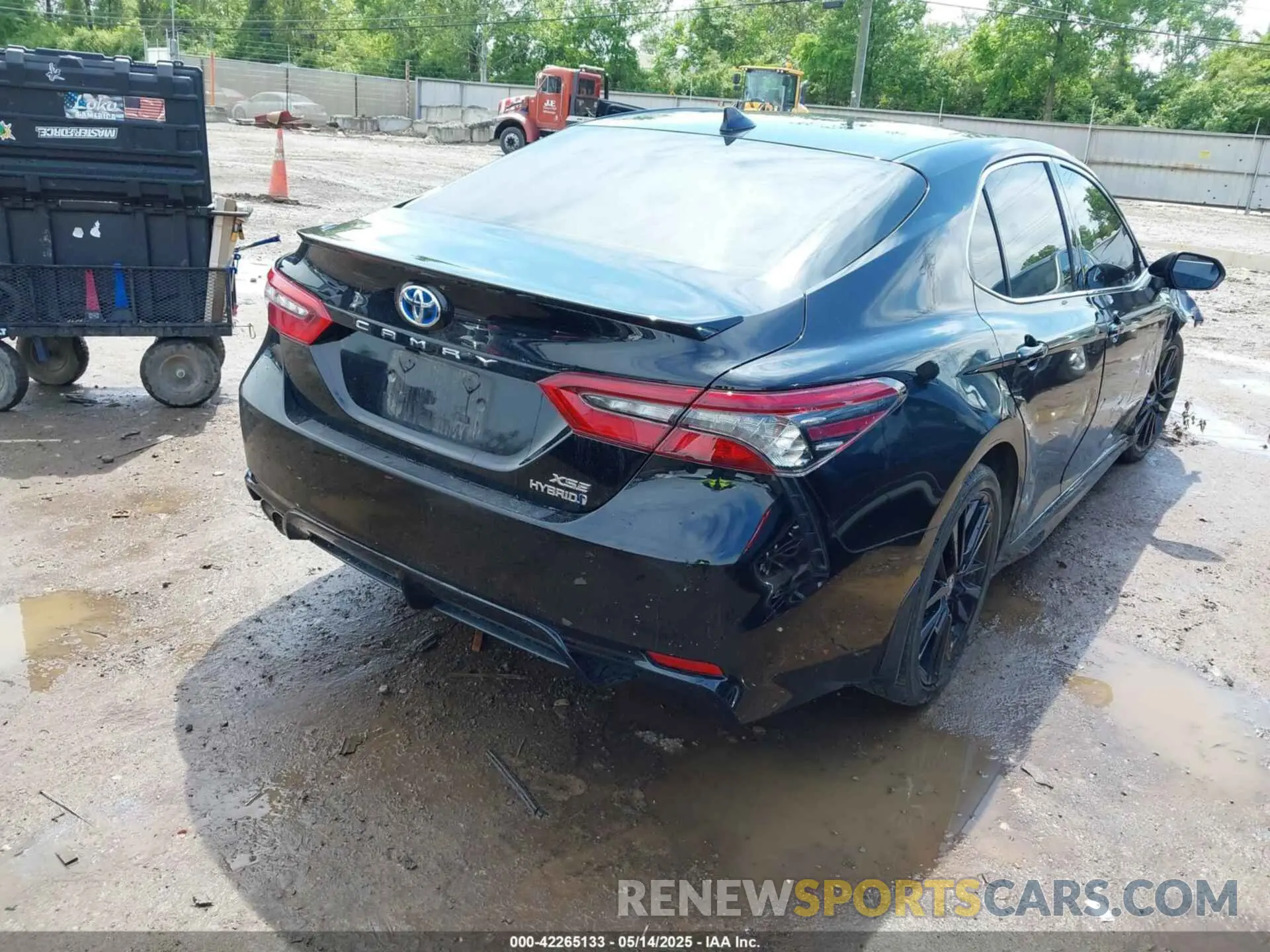 4 Photograph of a damaged car 4T1K31AK0NU595563 TOYOTA CAMRY 2022