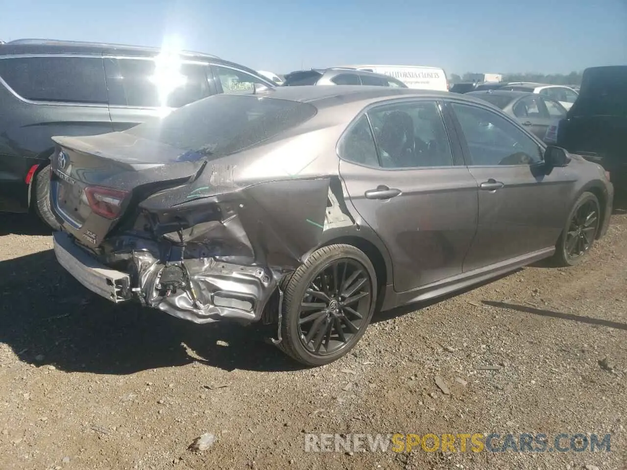 3 Photograph of a damaged car 4T1K31AK1NU590579 TOYOTA CAMRY 2022