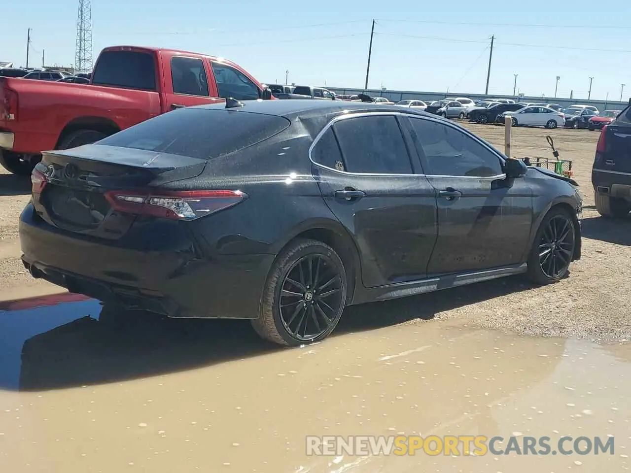 3 Photograph of a damaged car 4T1K31AK2NU578800 TOYOTA CAMRY 2022