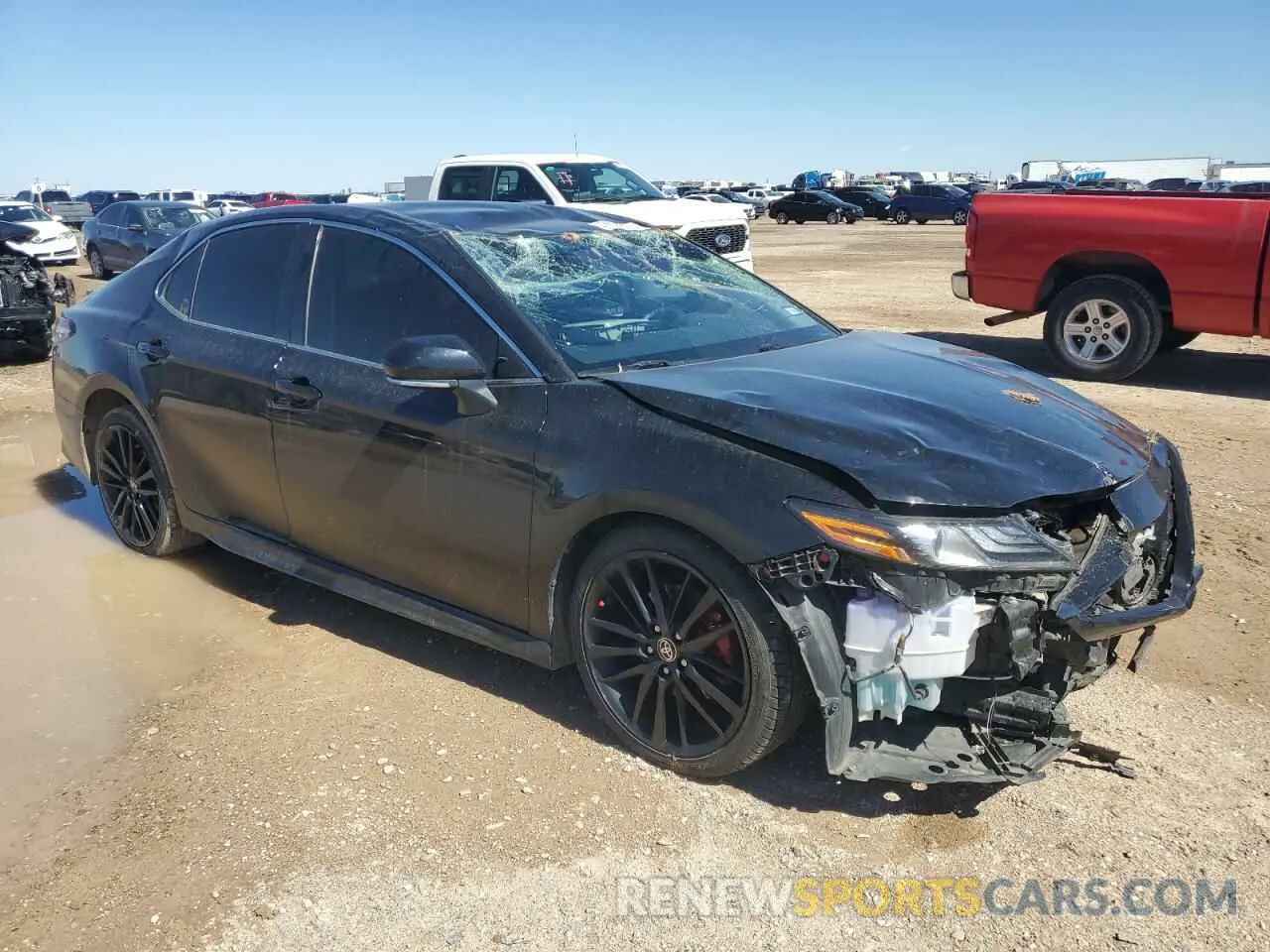 4 Photograph of a damaged car 4T1K31AK2NU578800 TOYOTA CAMRY 2022