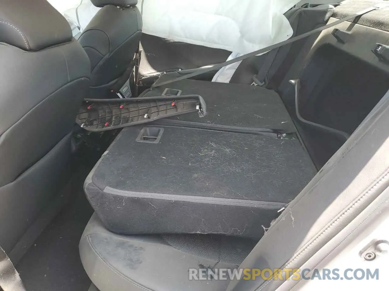 10 Photograph of a damaged car 4T1K31AK3NU571693 TOYOTA CAMRY 2022