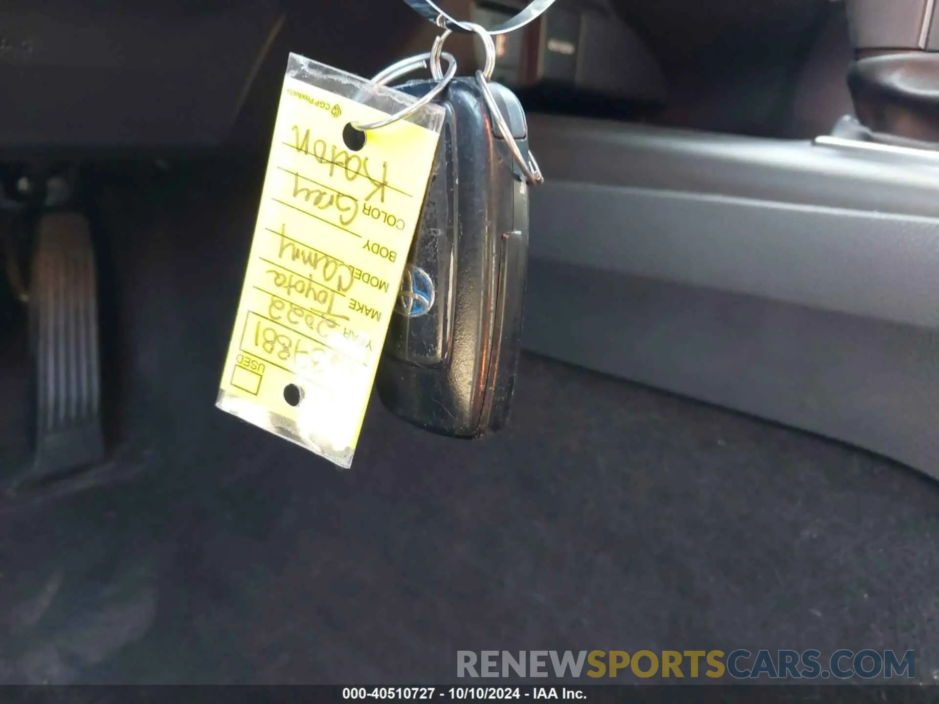 11 Photograph of a damaged car 4T1K31AK5NU593971 TOYOTA CAMRY 2022